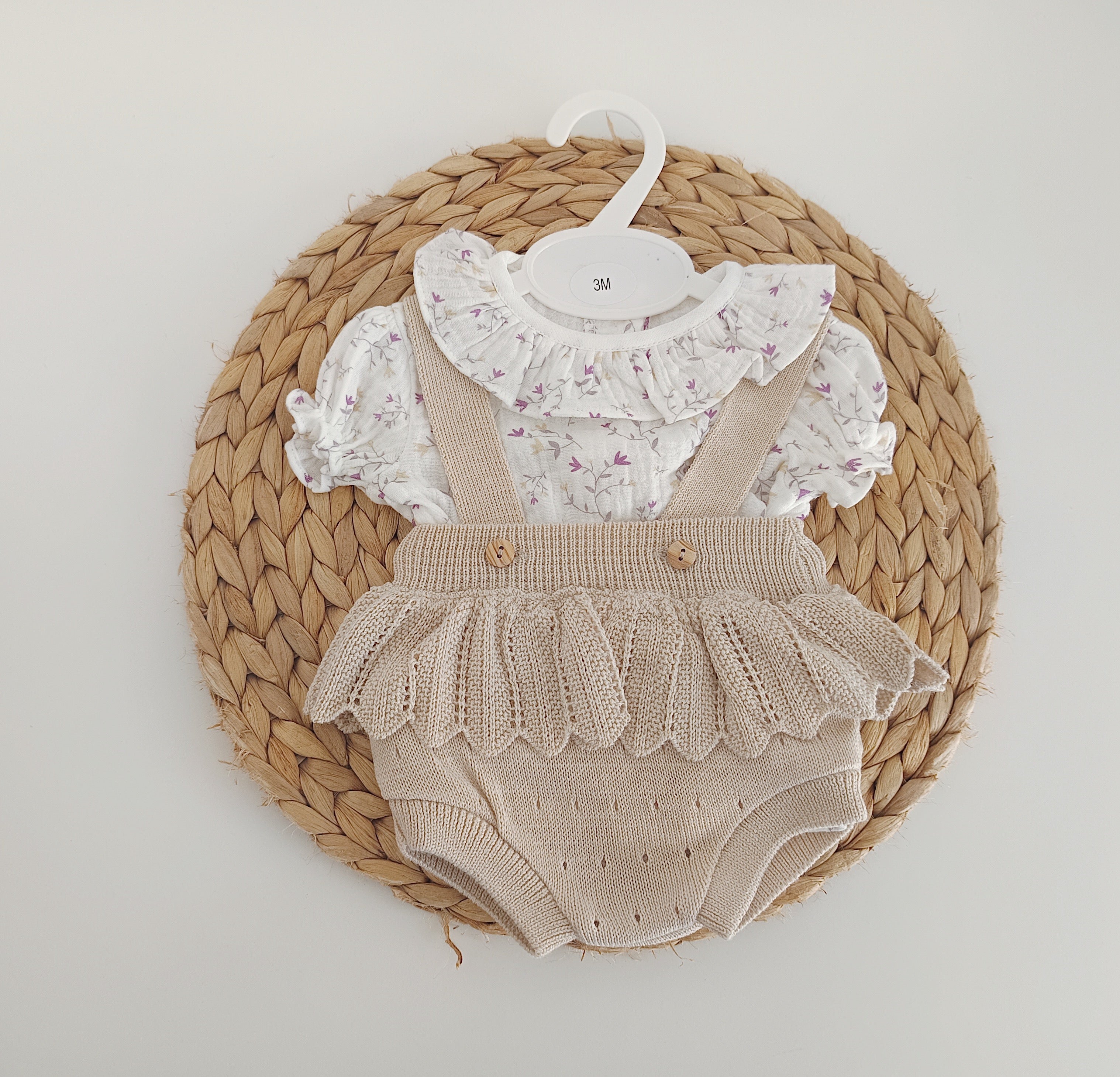 Fofo de Malha com Blusa Flores Manga Curta Areia