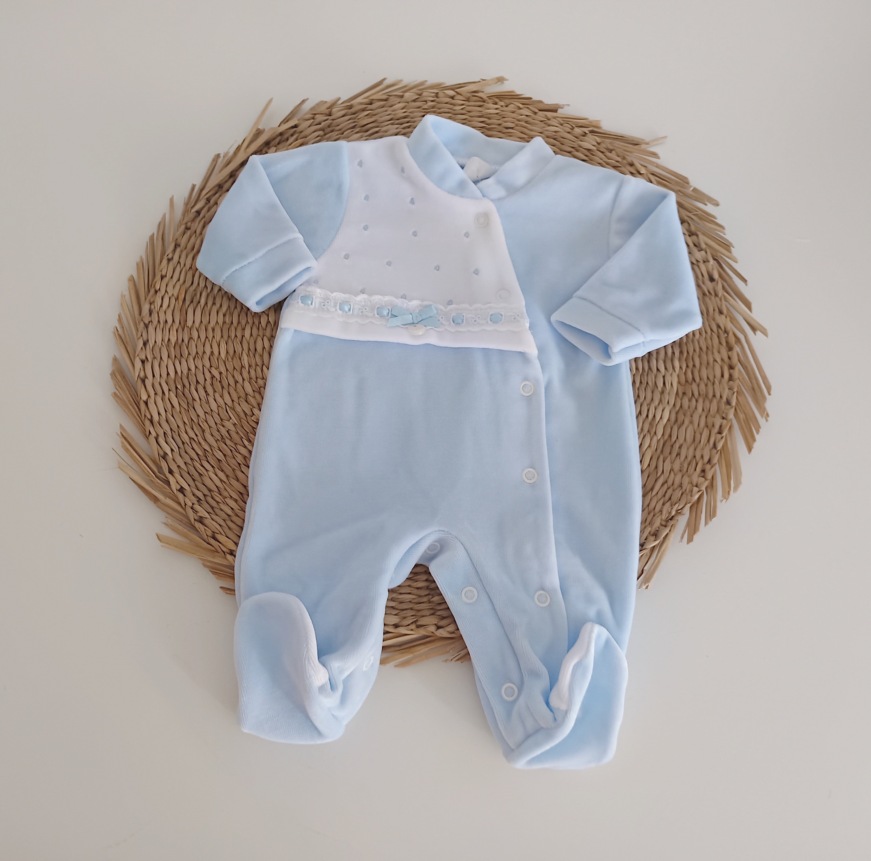 Babygrow Veludo Pintas com Laço Azul