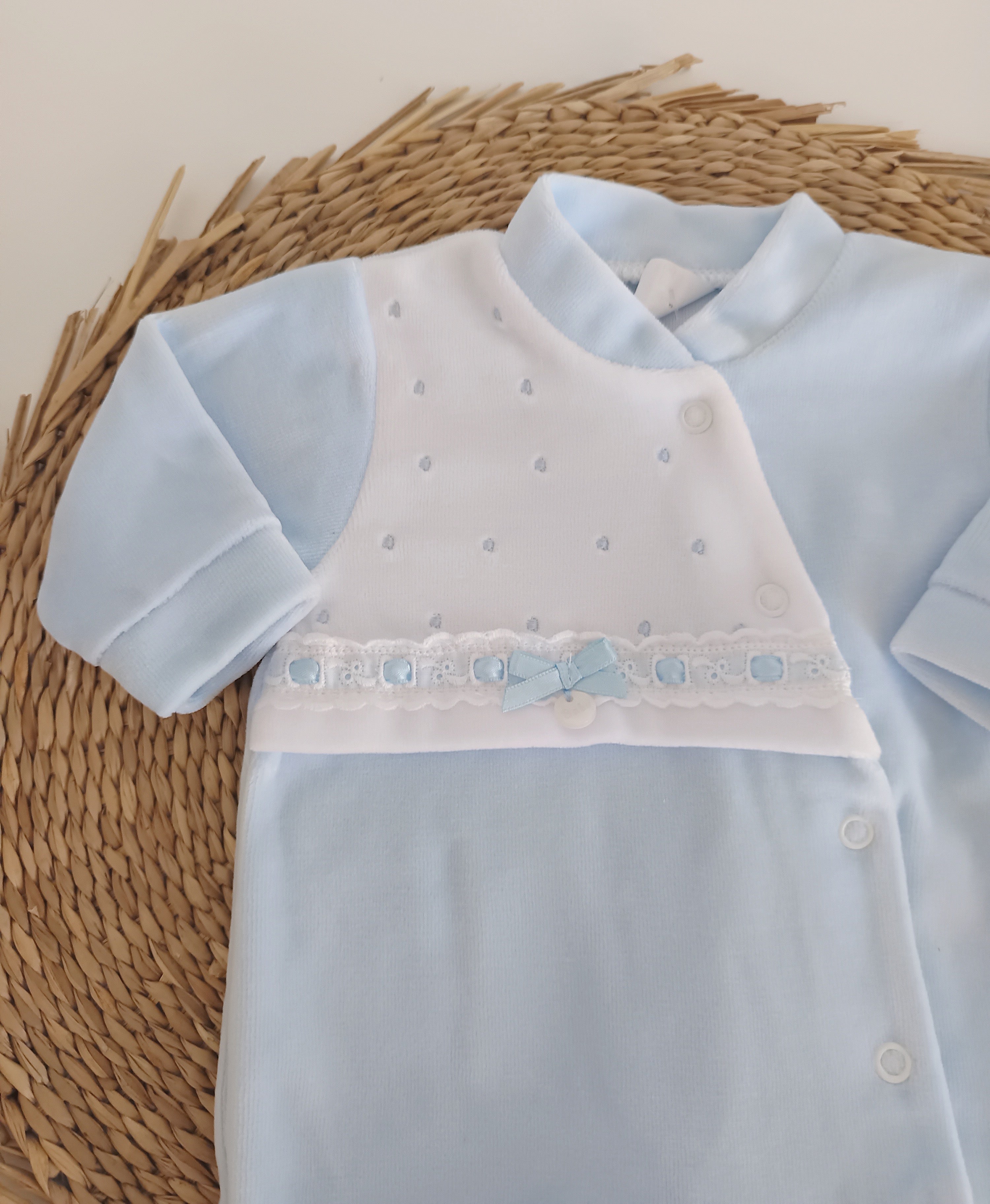 Babygrow Veludo Pintas com Laço Azul