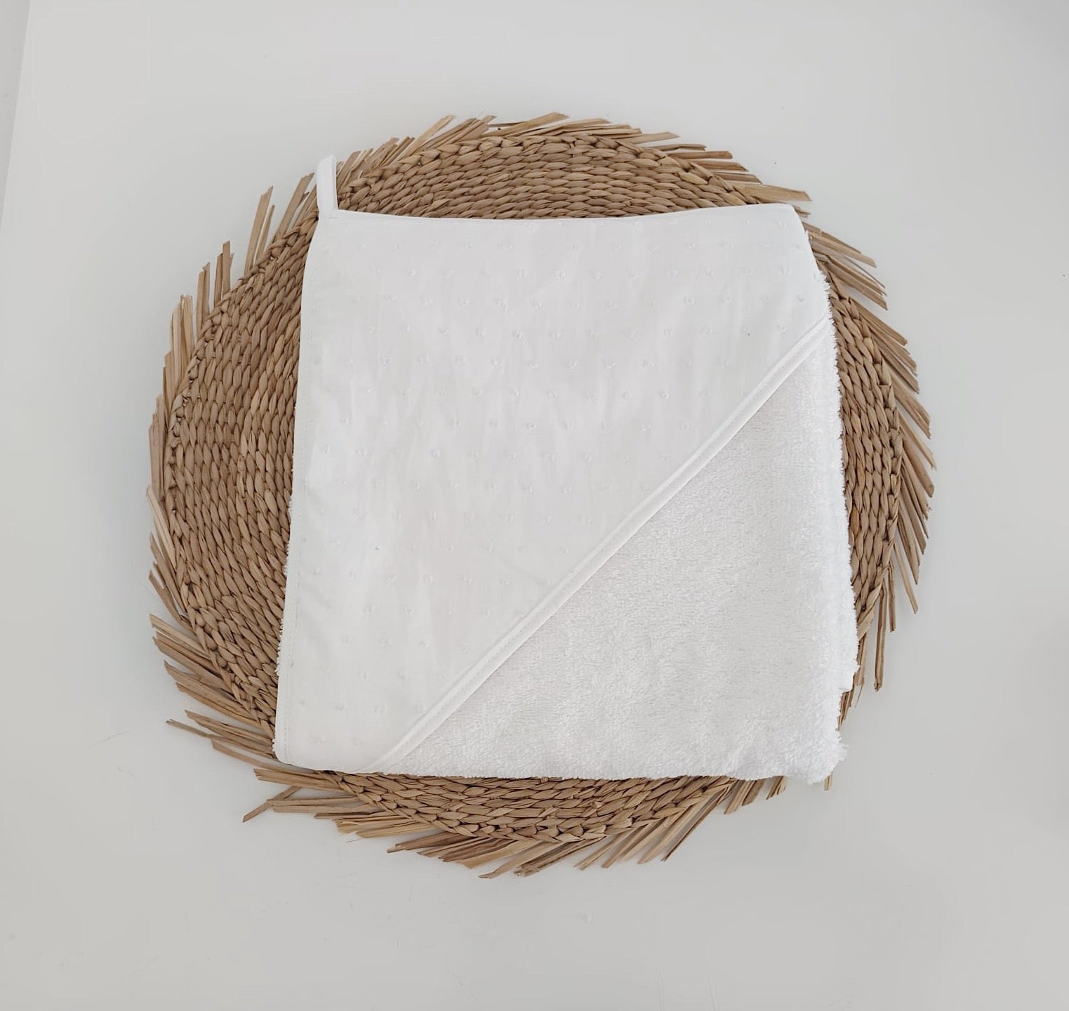 Conjunto Toalha de banho Babete e Fralda para bebé Plumetti Branco