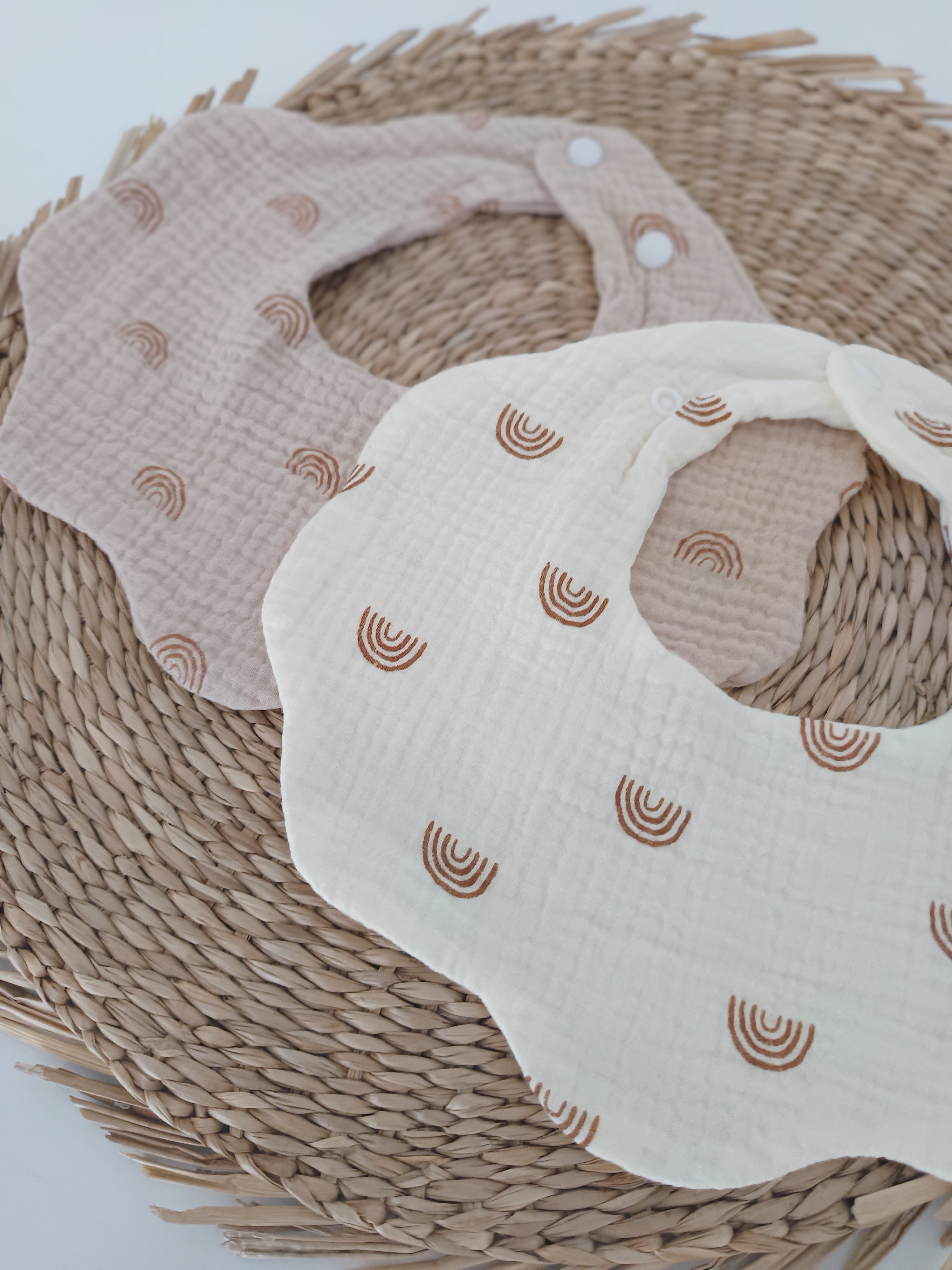 Babete em Musselina Arco Iris