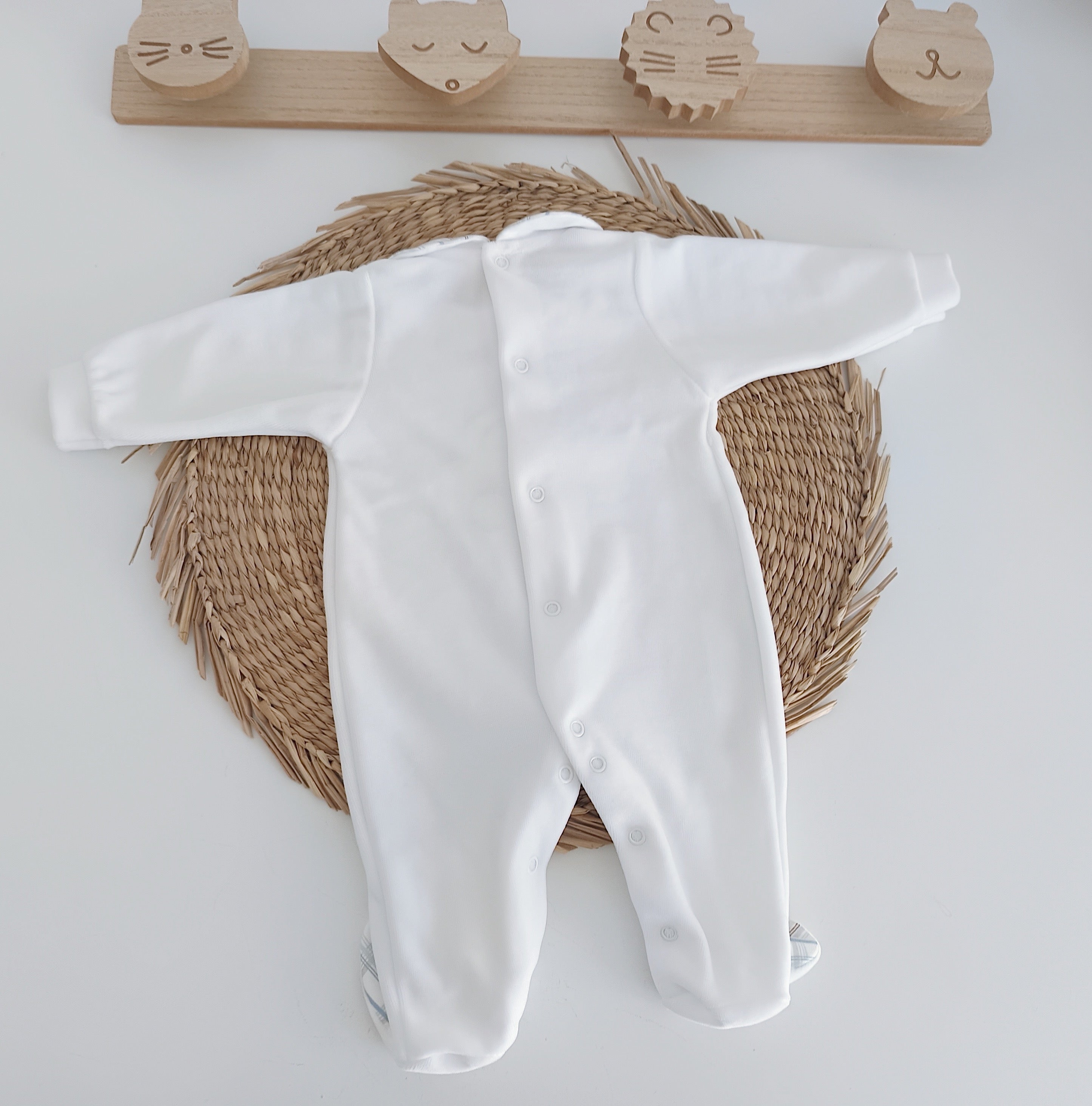 FitFiu Babies® | Babygrow Veludo Carrinho Branco Azul