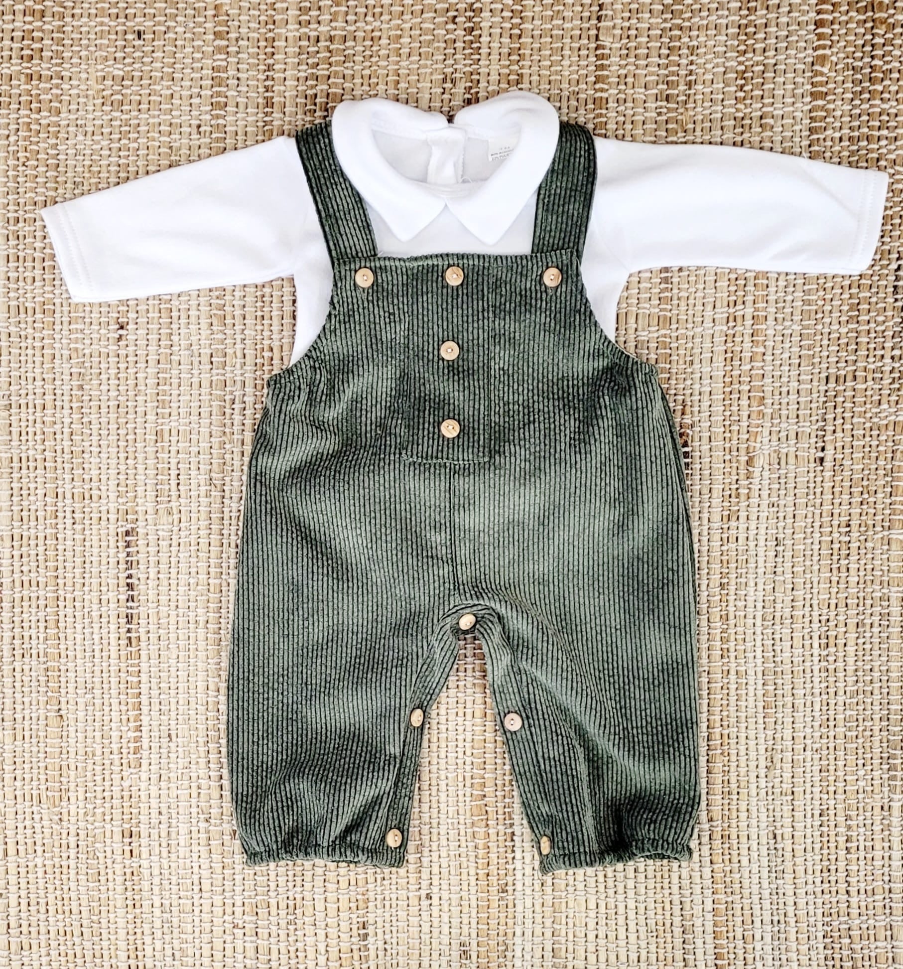 Jardineiras Bombazine Botões com camisa Verde Escuro