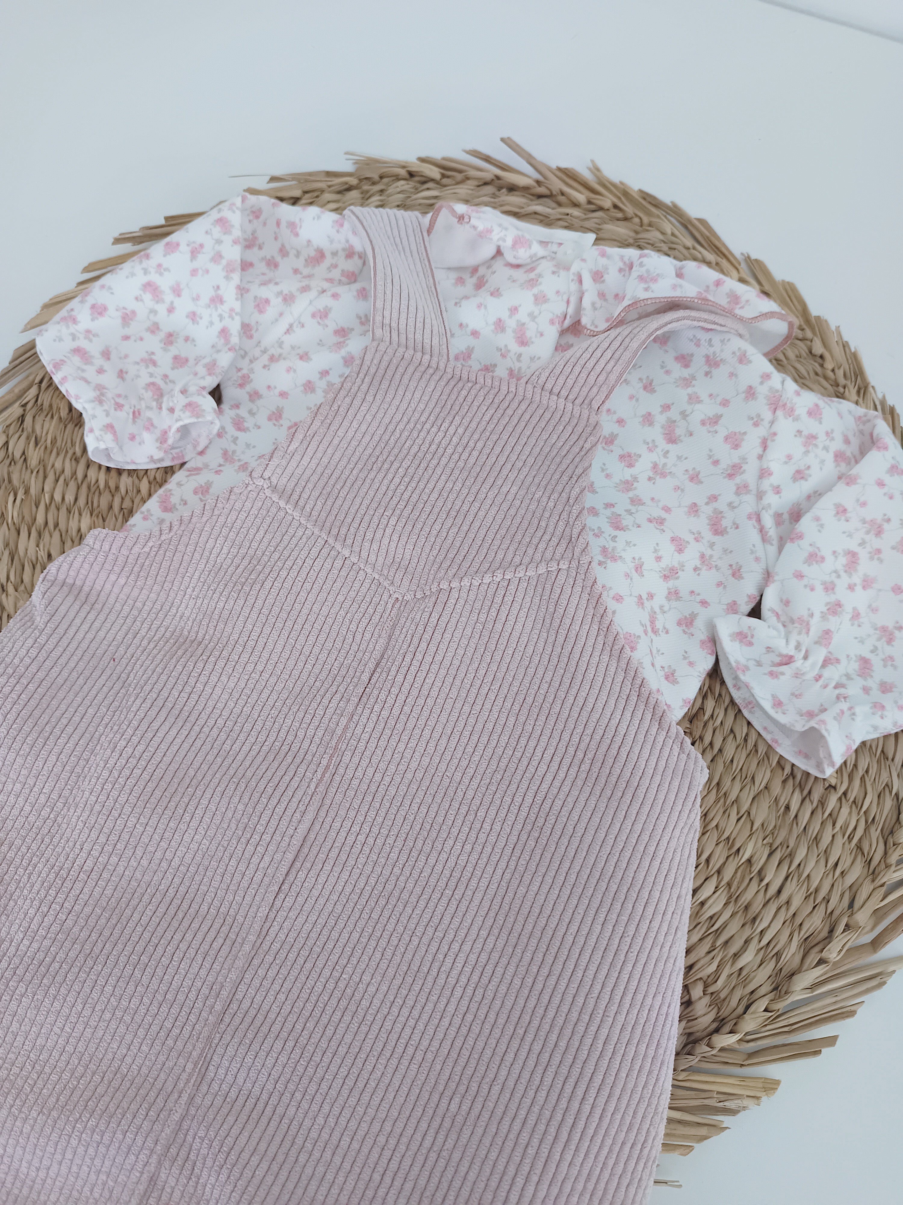 Vestido Saia de Peito de Bombazine Fina com blusa flores Rosa Velho