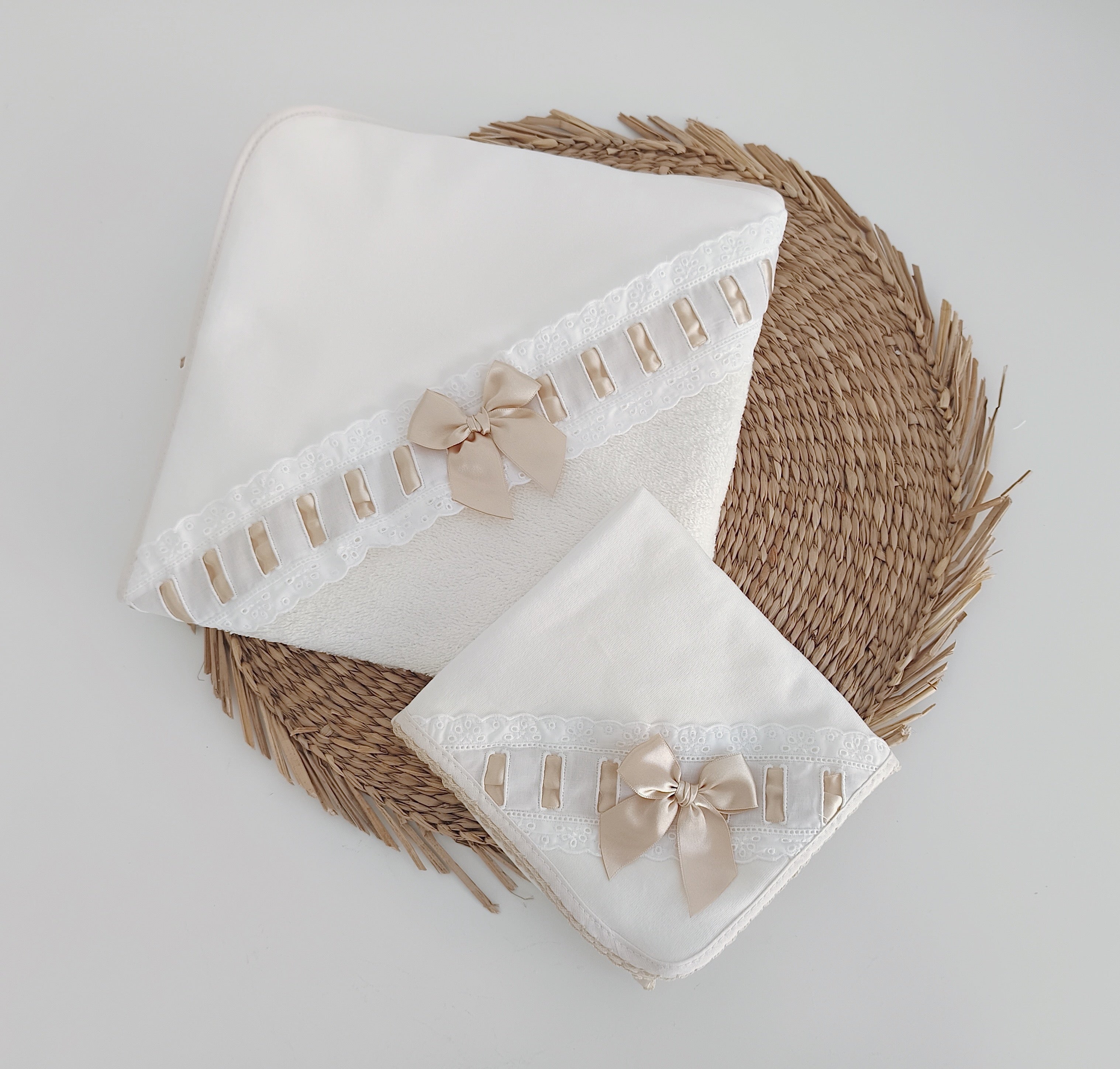Conjunto Toalha de banho e Fralda para bebé Renda Areia