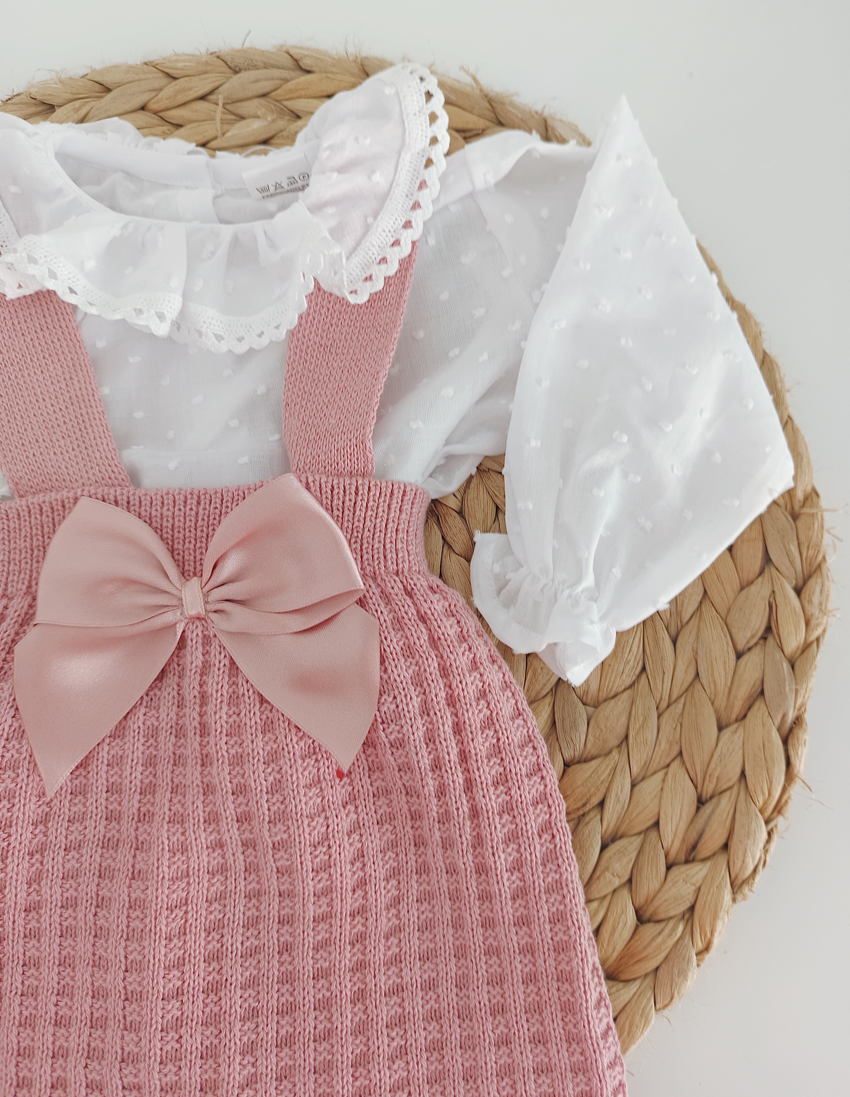 Jardineiras de Malha c/ blusa Plumeti Rosa Velho