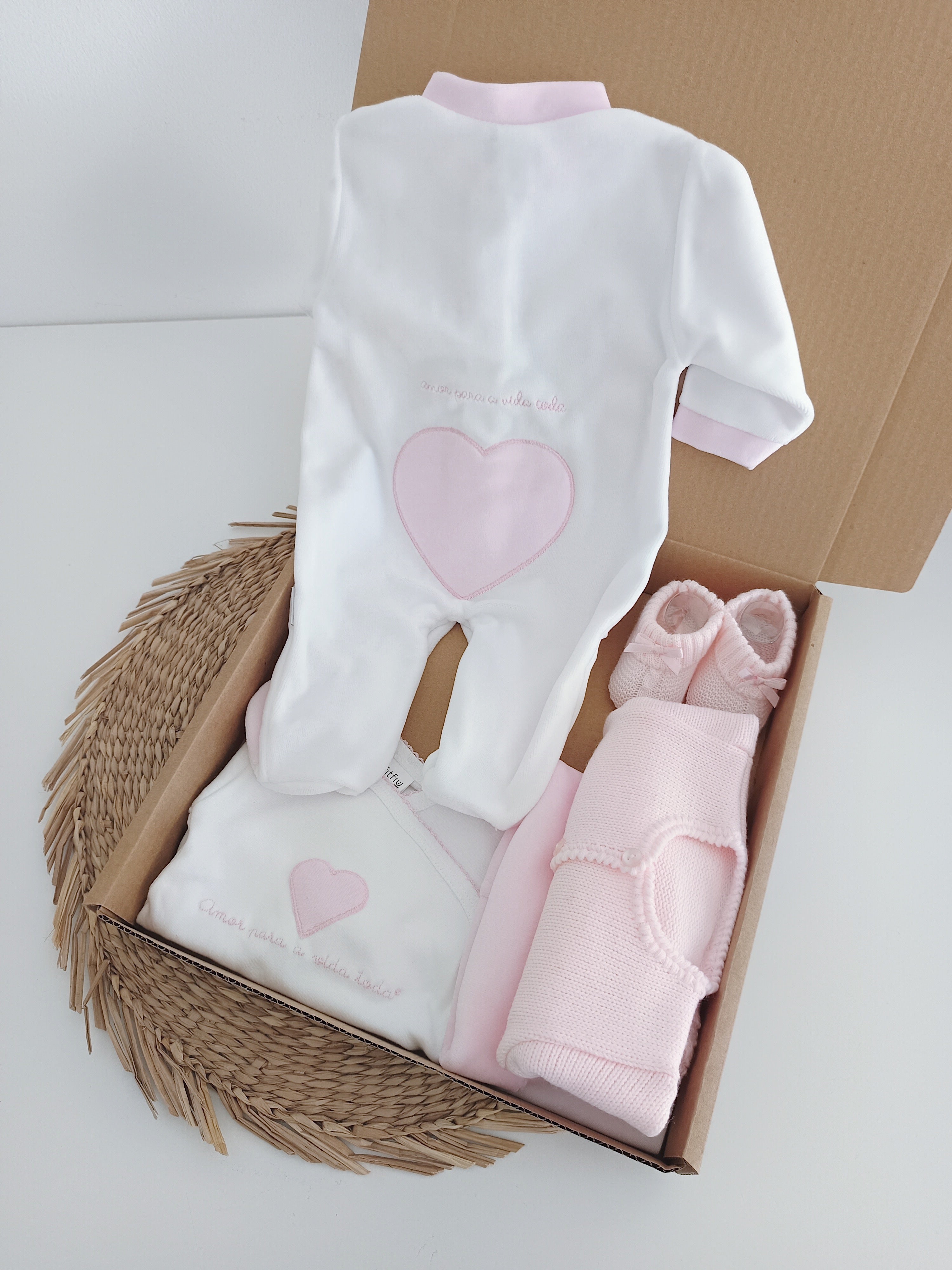 Amor Para a Vida Toda® | Conjunto Primeira Roupinha Coração Rosa