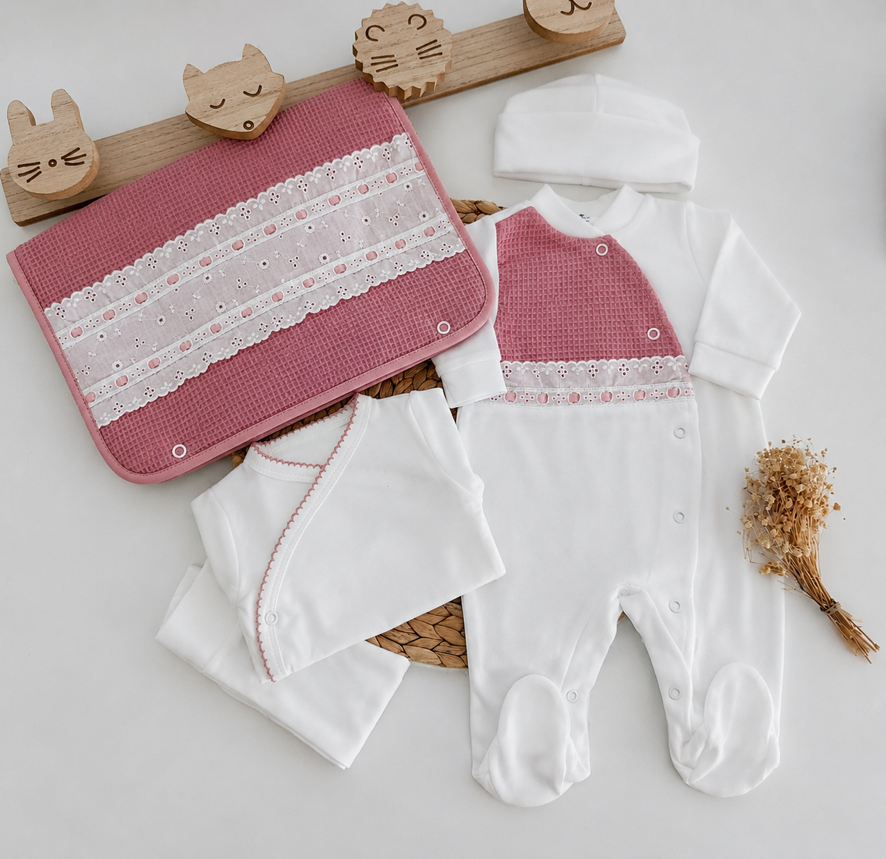 Conjunto de Primeira Roupinha Veludo Favos Rosa Velho