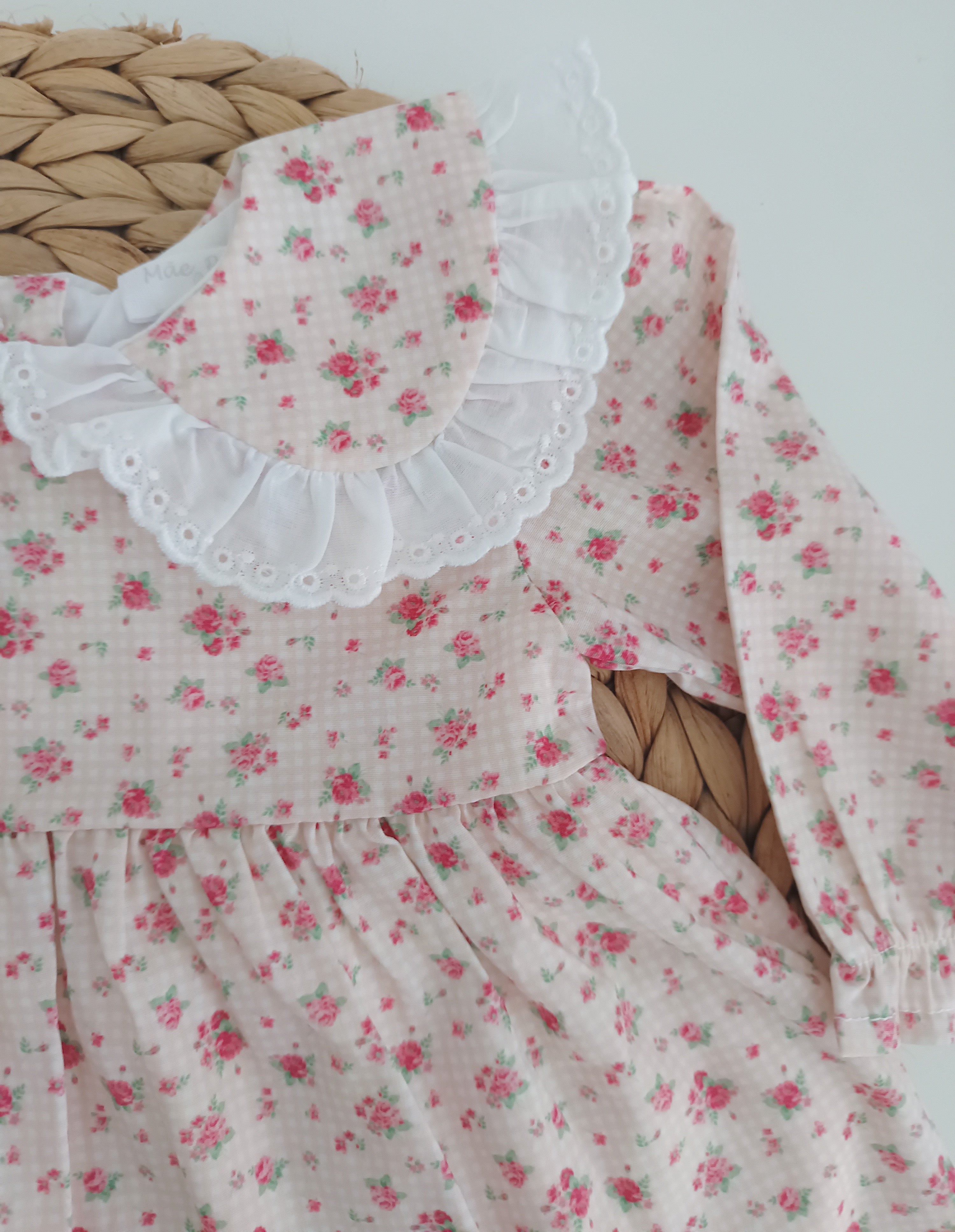 Vestido com Tapa Fraldas Flores Pérola