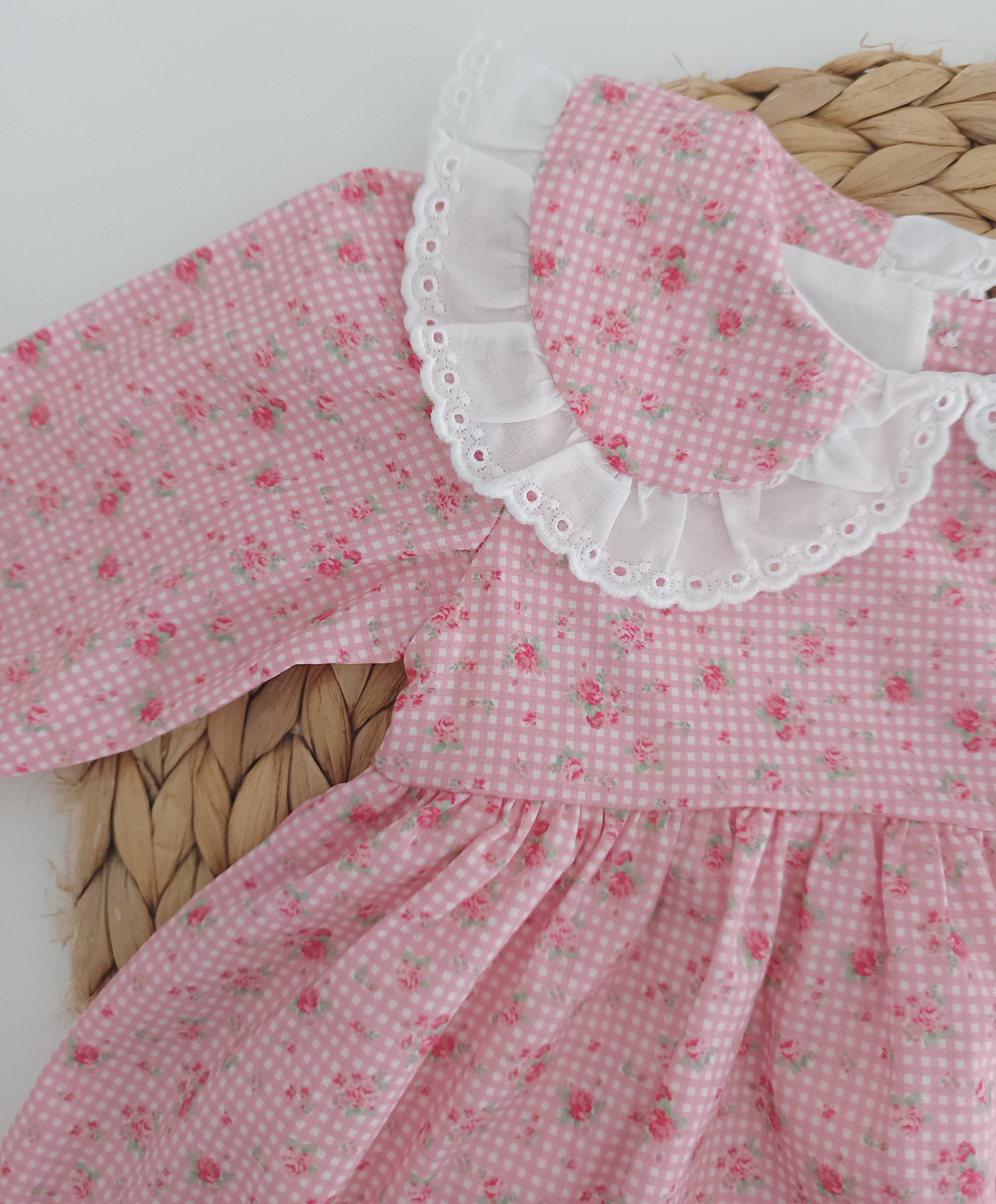 Vestido com Tapa Fraldas Flores Rosa