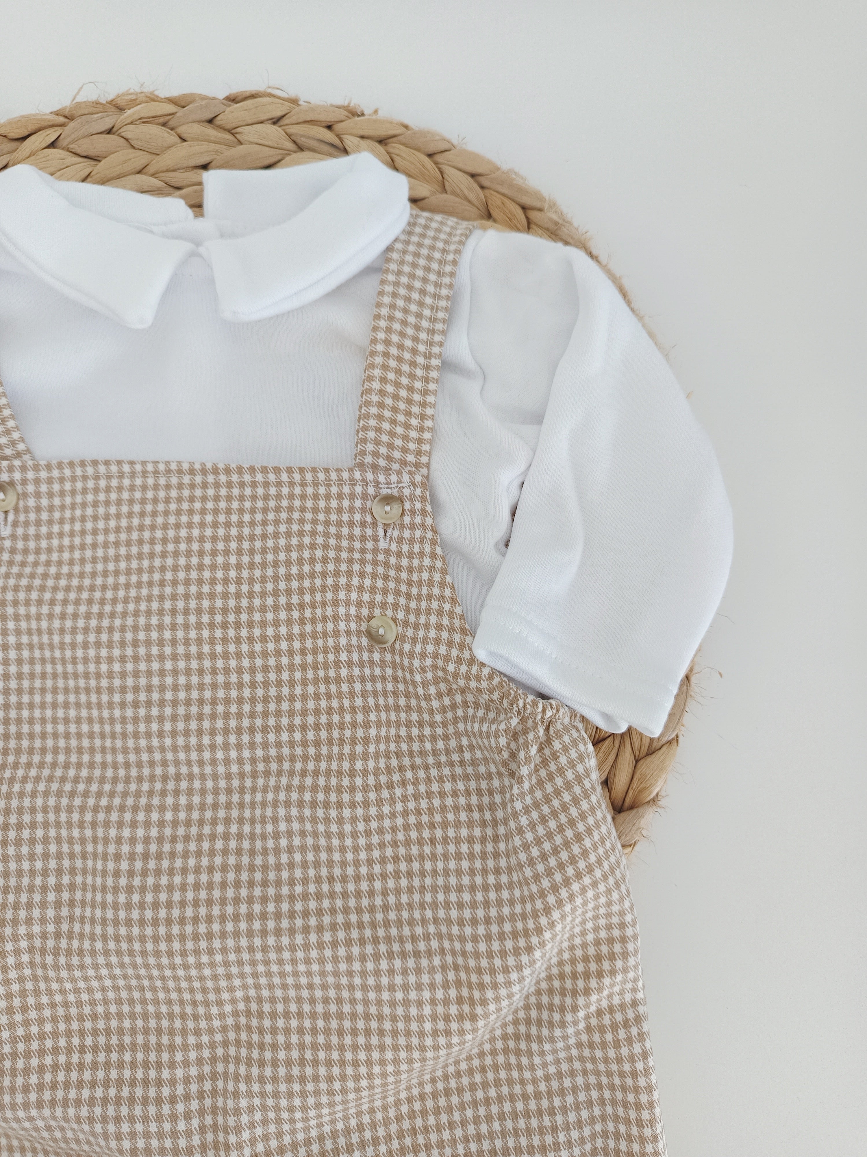 Jardineiras Xadrez Botões com camisa Camel