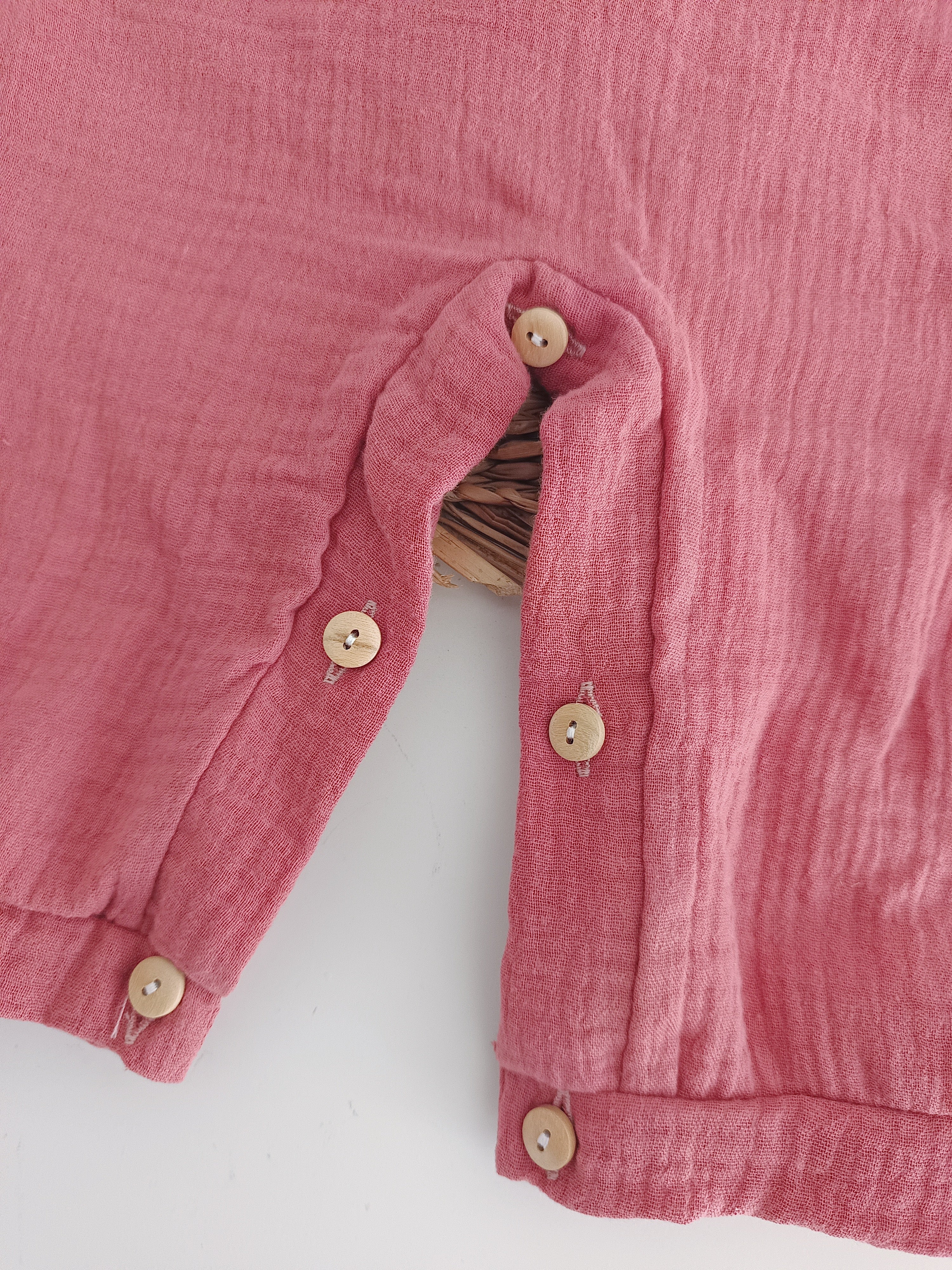 Macacão em Musselina com Blusa Flores Rosa Velho