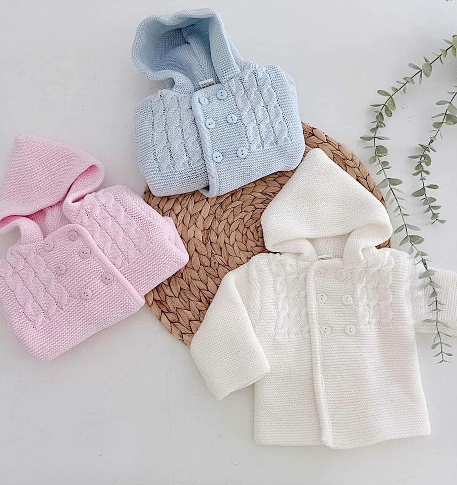 Casaco Bebé com Capuz Tranças