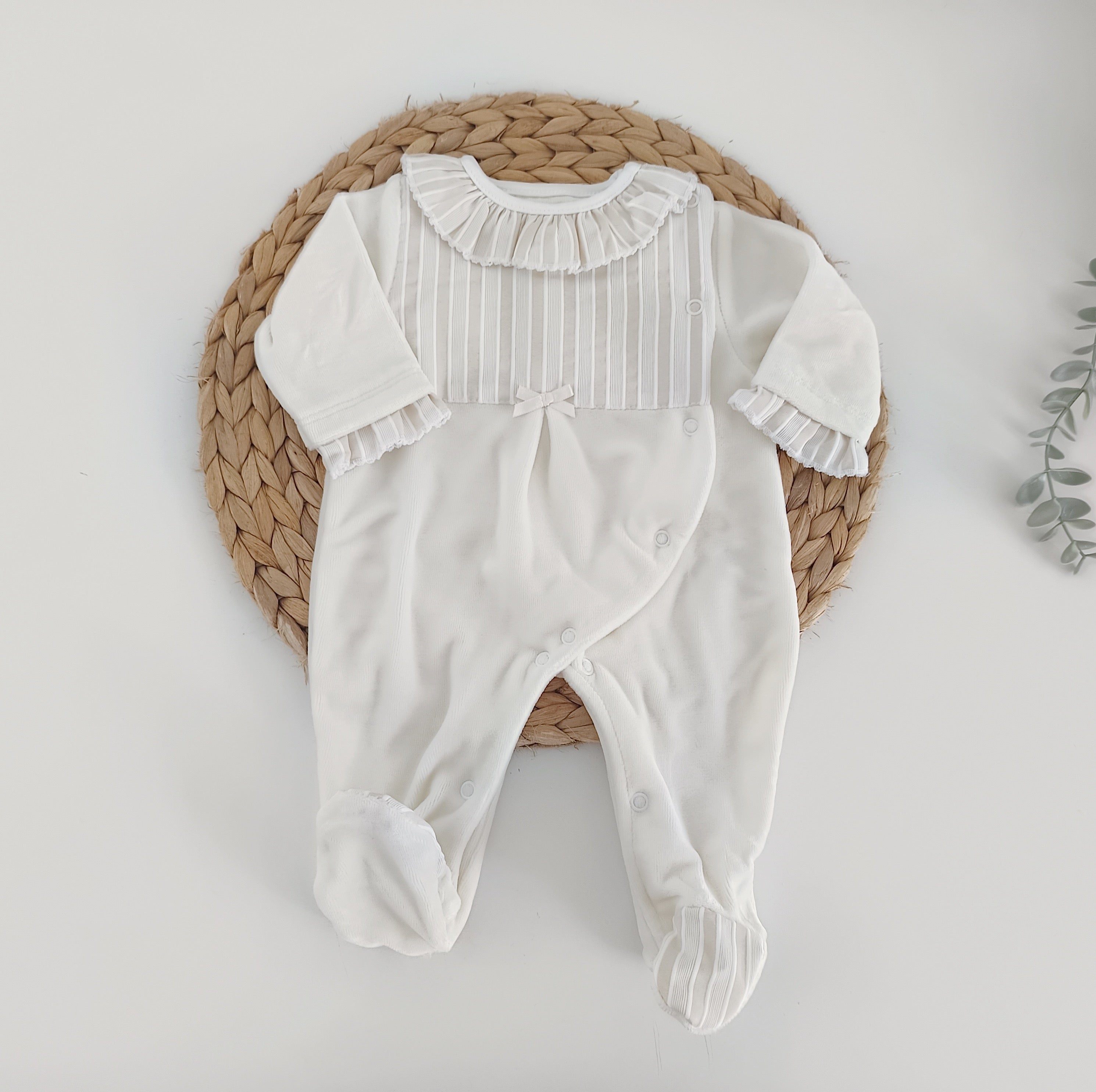 Babygrow Veludo com gola e Peitilho Riscas Pérola