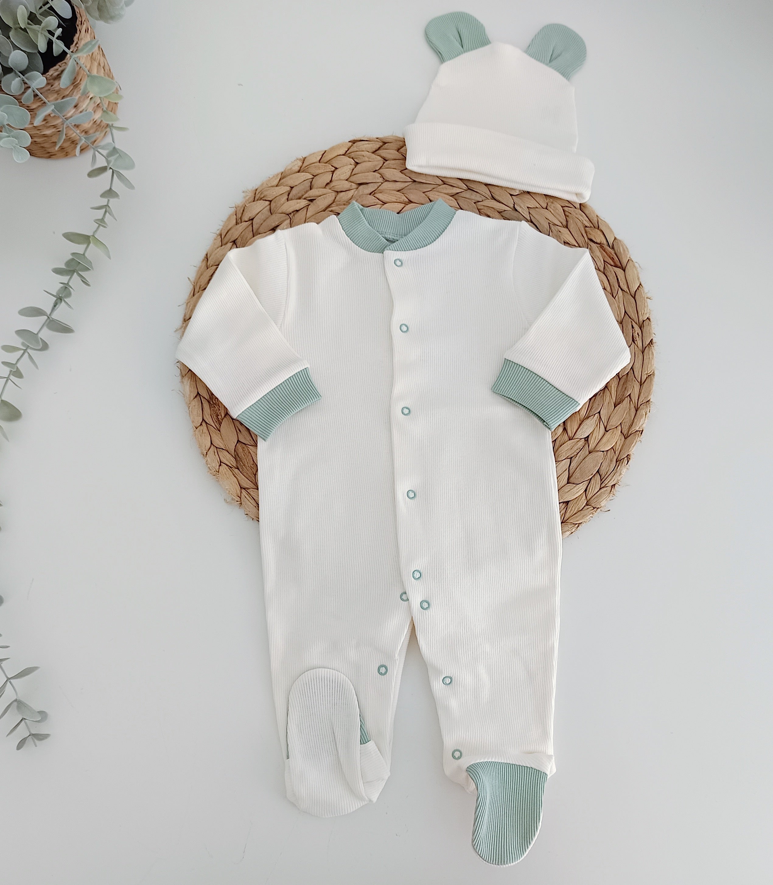 FitFiu Babies® | Babygrow Algodão Básico e Gorro Orelhas Verde