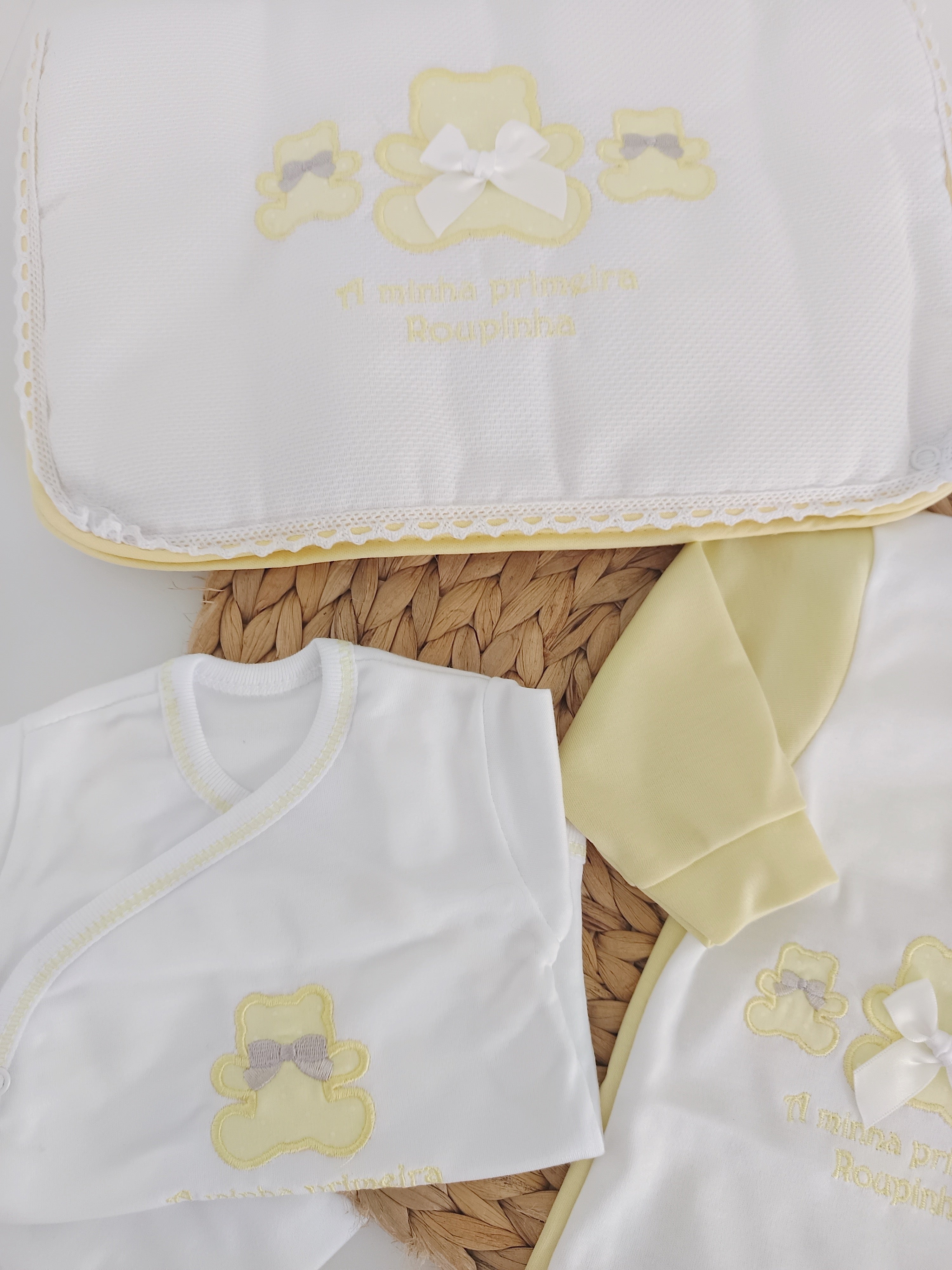 Conjunto de Primeira Roupinha Algodão Amarela