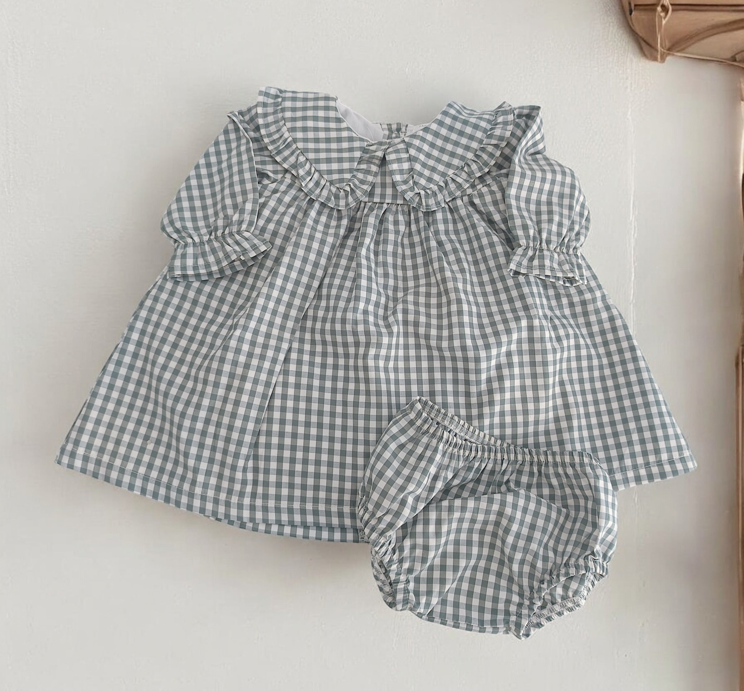Vestido com Tapa Fraldas Xadrez Verde