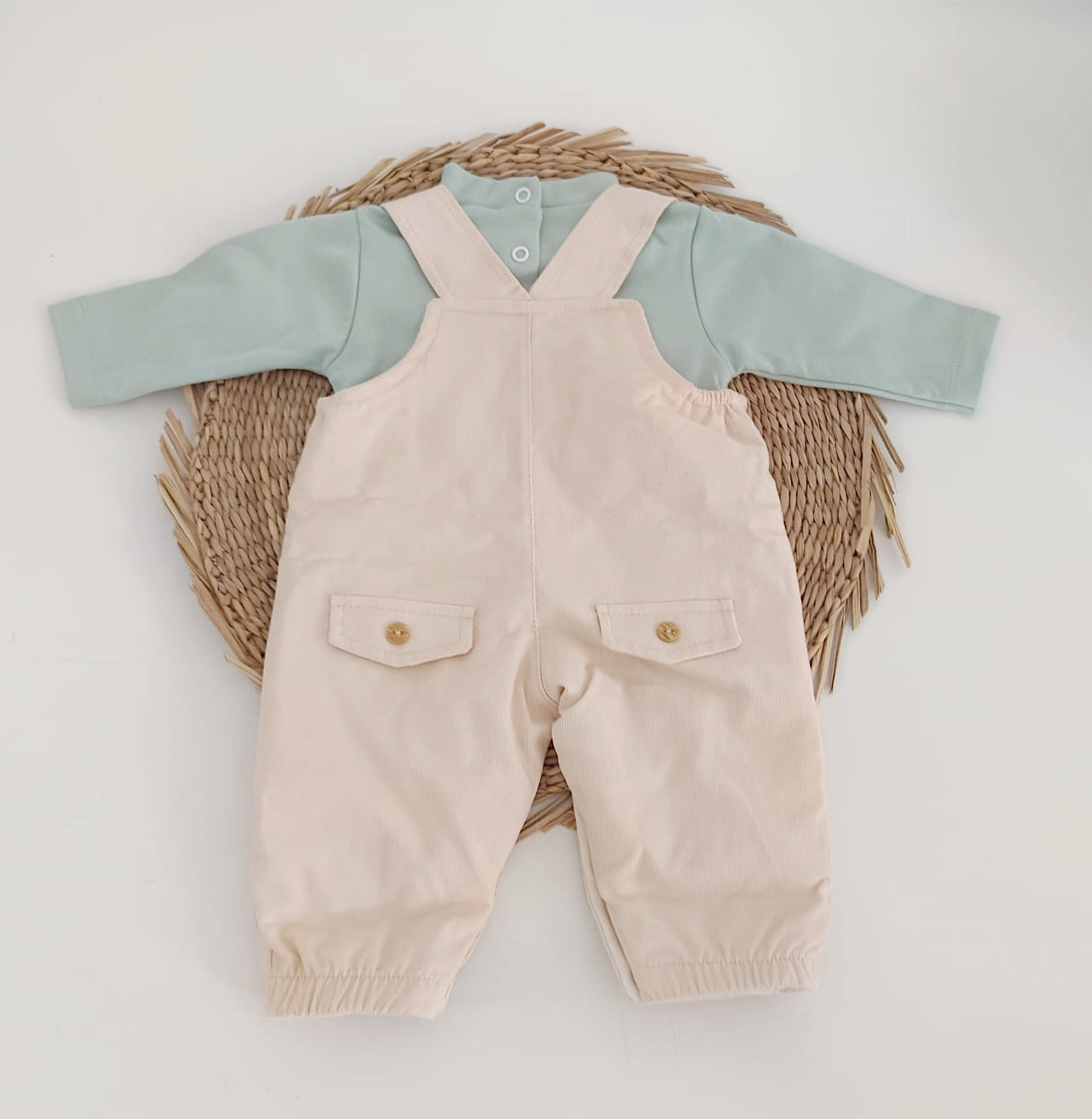 Jardineiras Bombazine com camisola Urso Verde