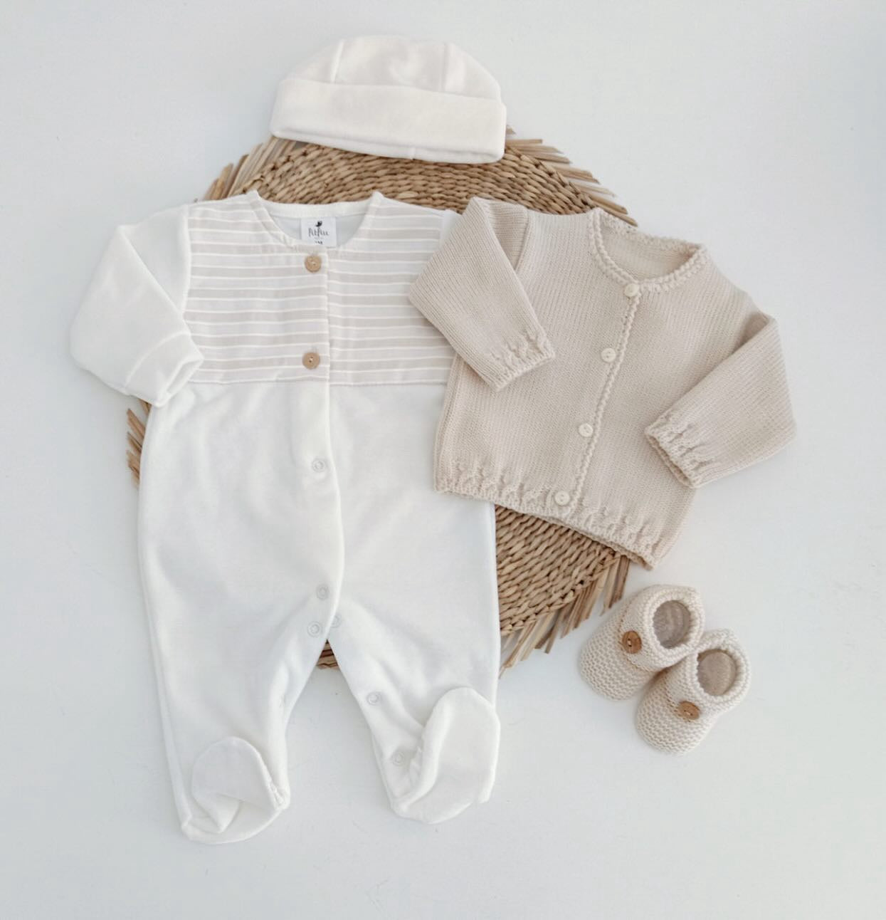 FitFiu Babies® | Conjunto de Primeira Roupinha Riscas Pérola