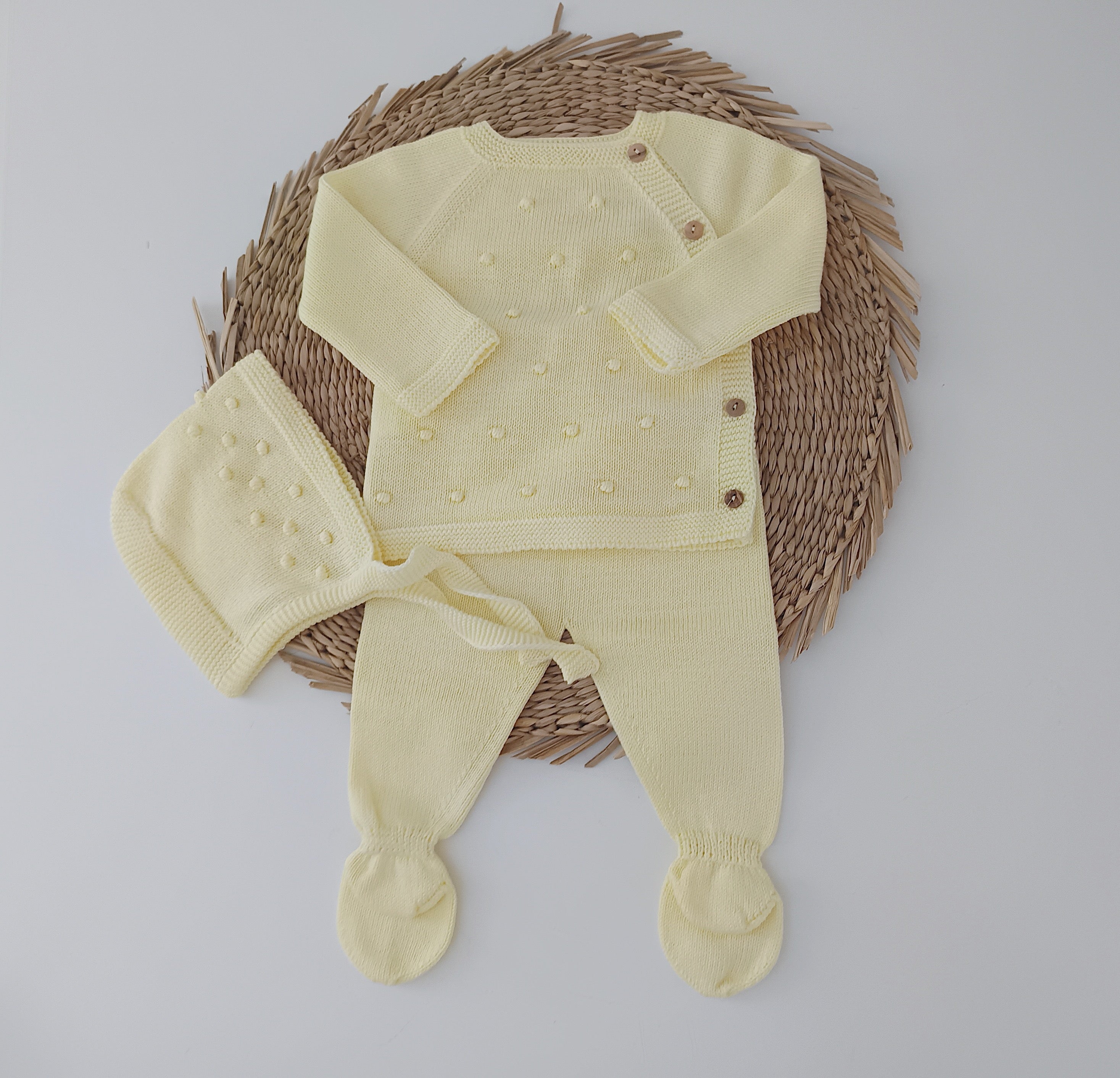 Conjunto de Malha Algodão Pompons em Relevo com Touca Amarelo