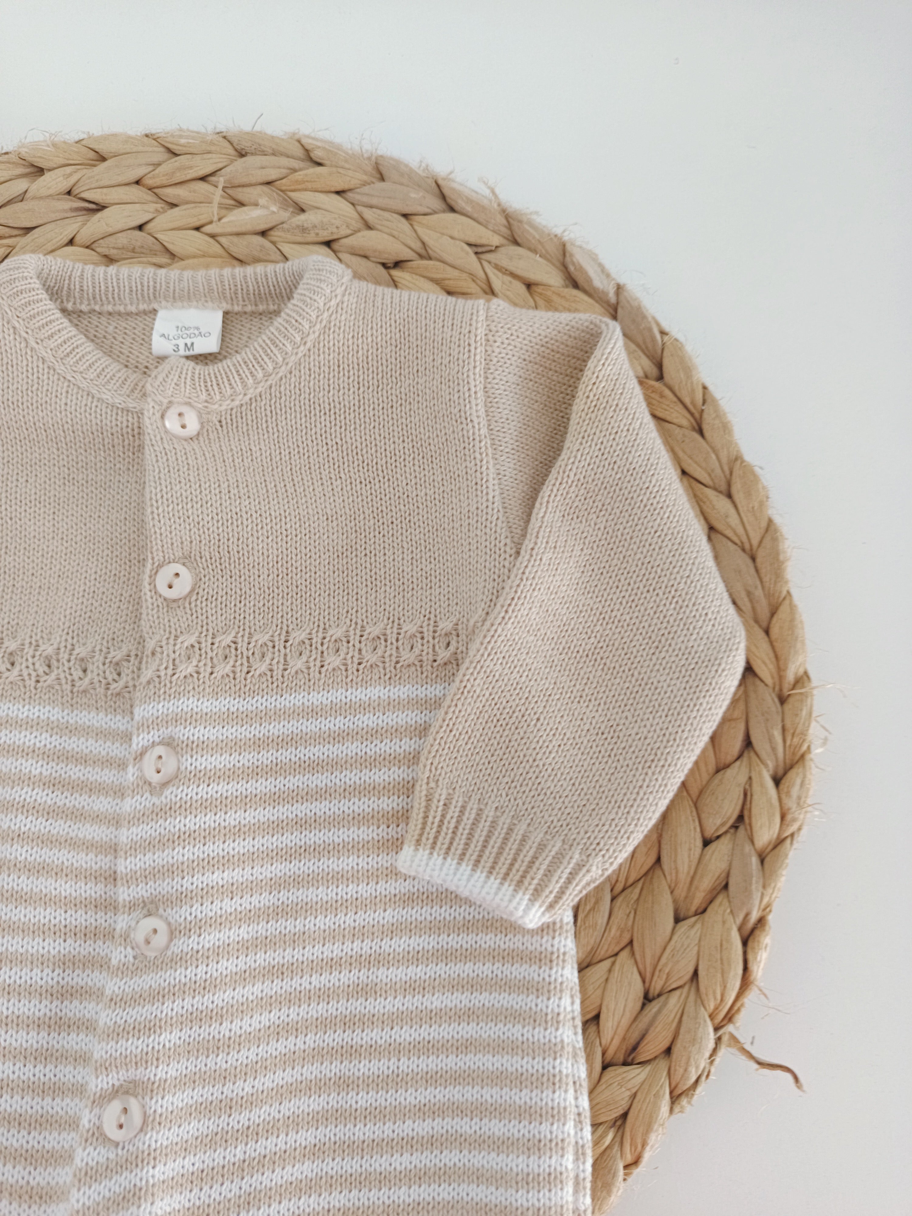 Babygrow de Malha Riscas Areia