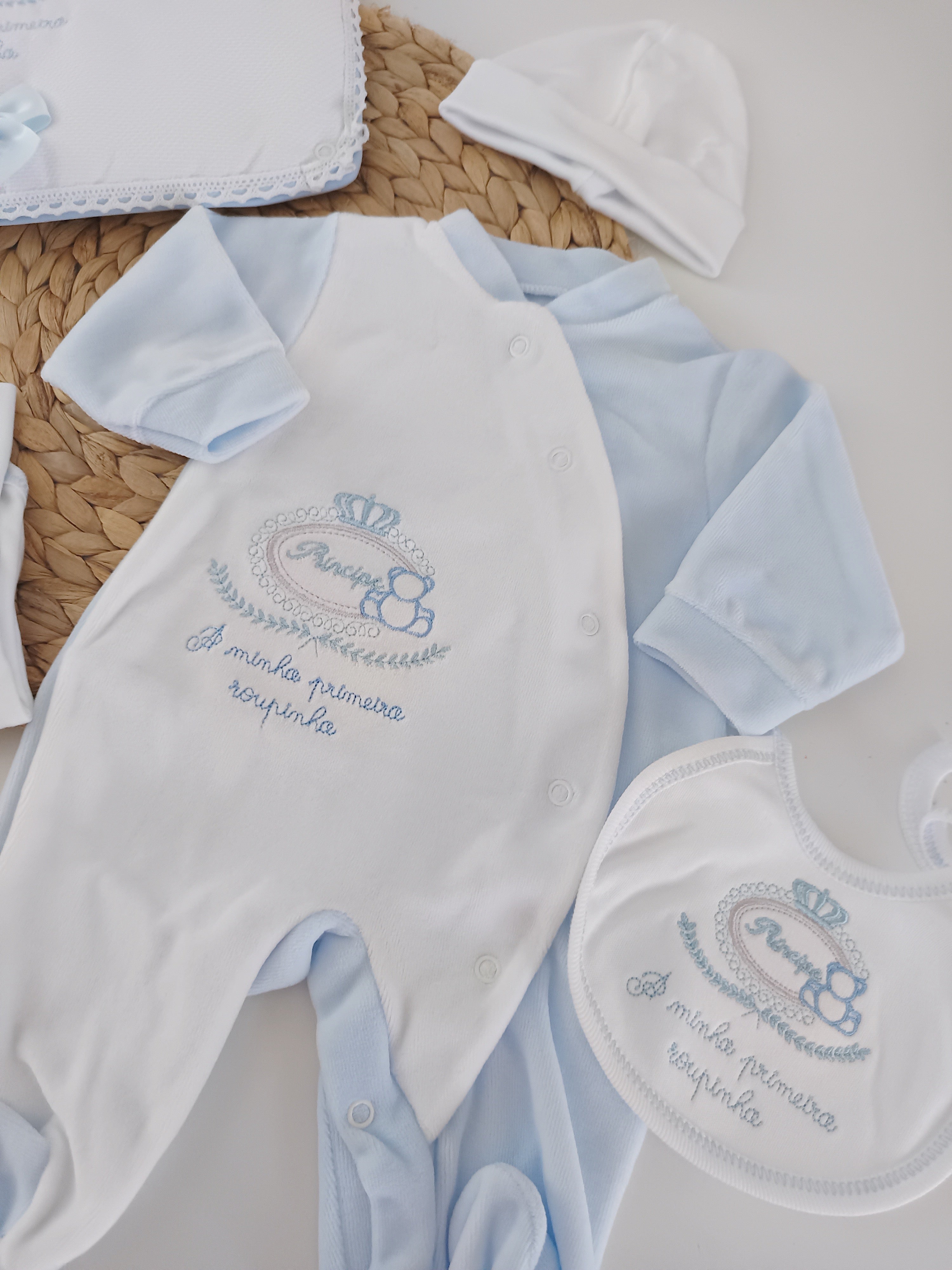Conjunto de Primeira Roupinha Veludo Príncipe Azul