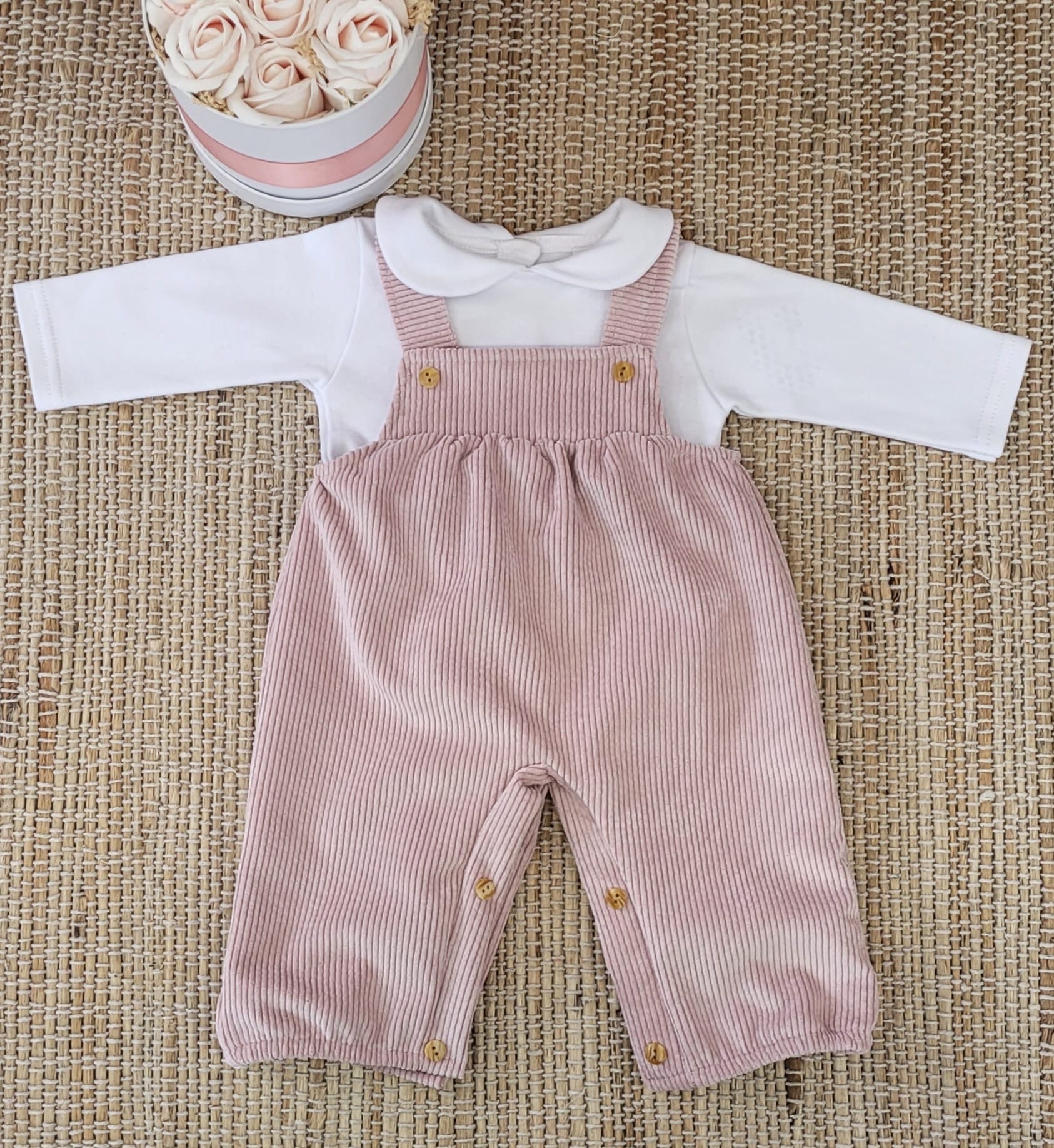 Jardineiras Bombazine com camisola Rosa Velho