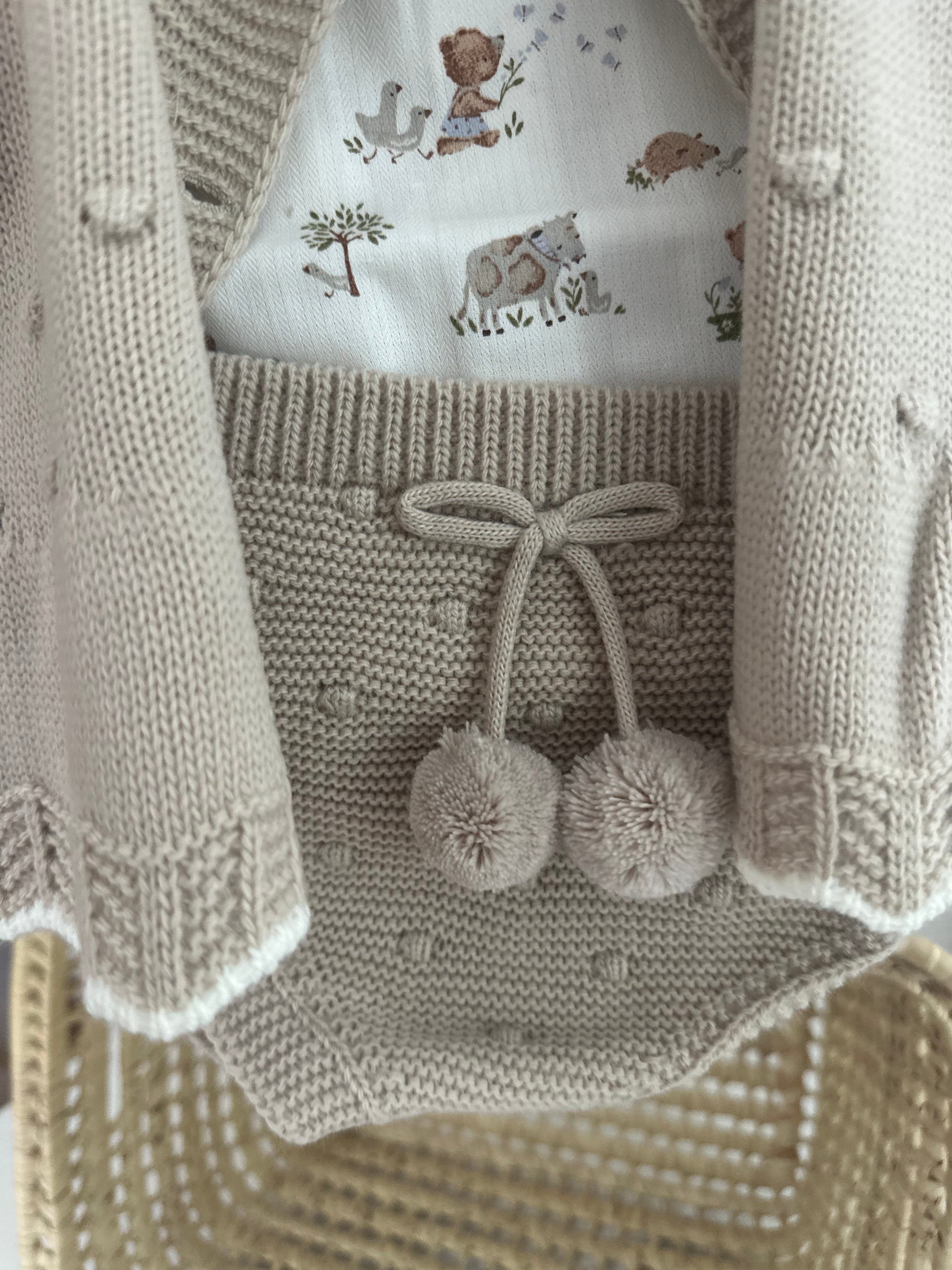 Conjunto Tapa Fraldas com Blusa e Casaco de Malha Ursinhos Areia