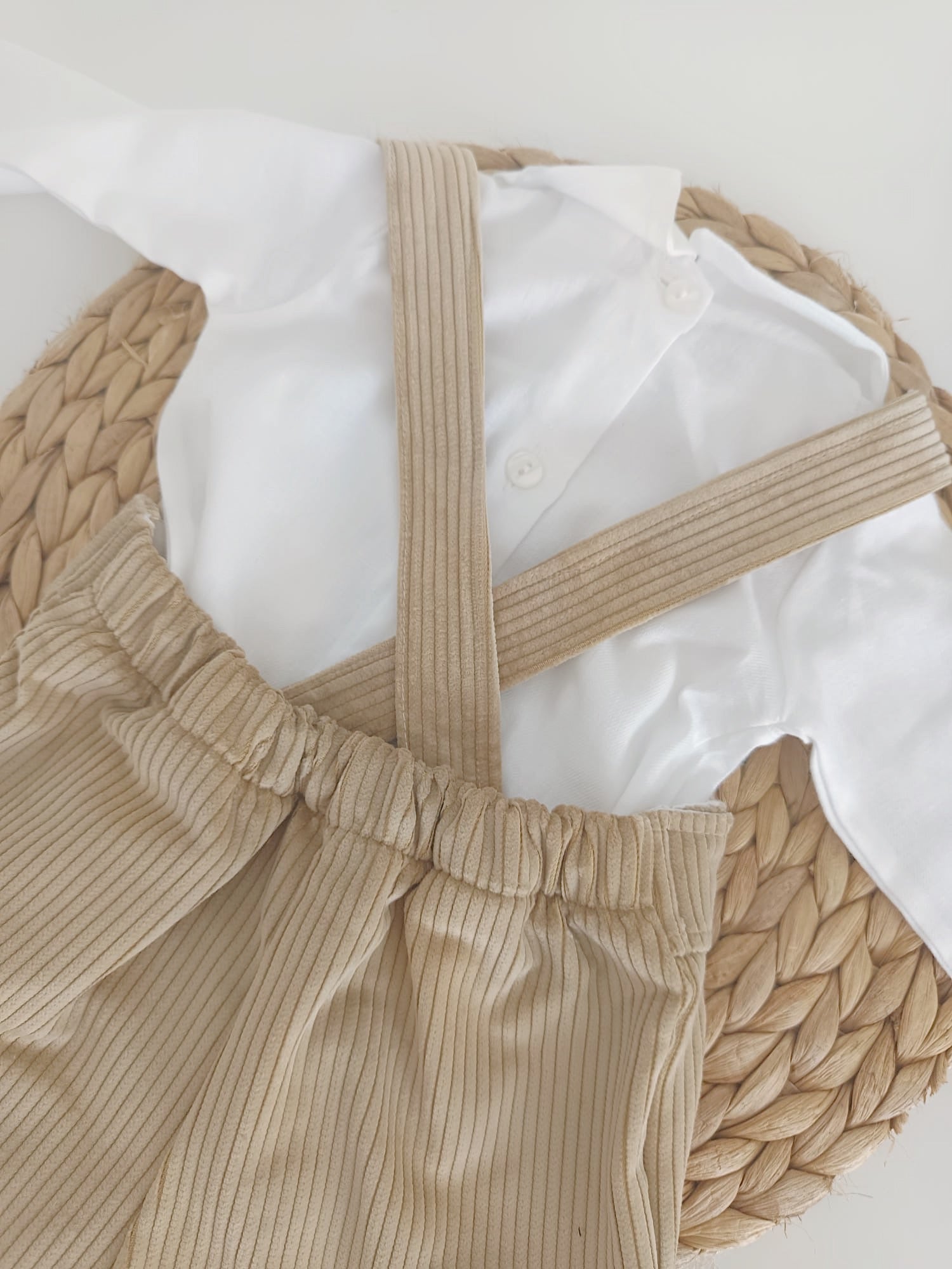 Jardineiras Calções Bombazine Bolso com Camisa Areia