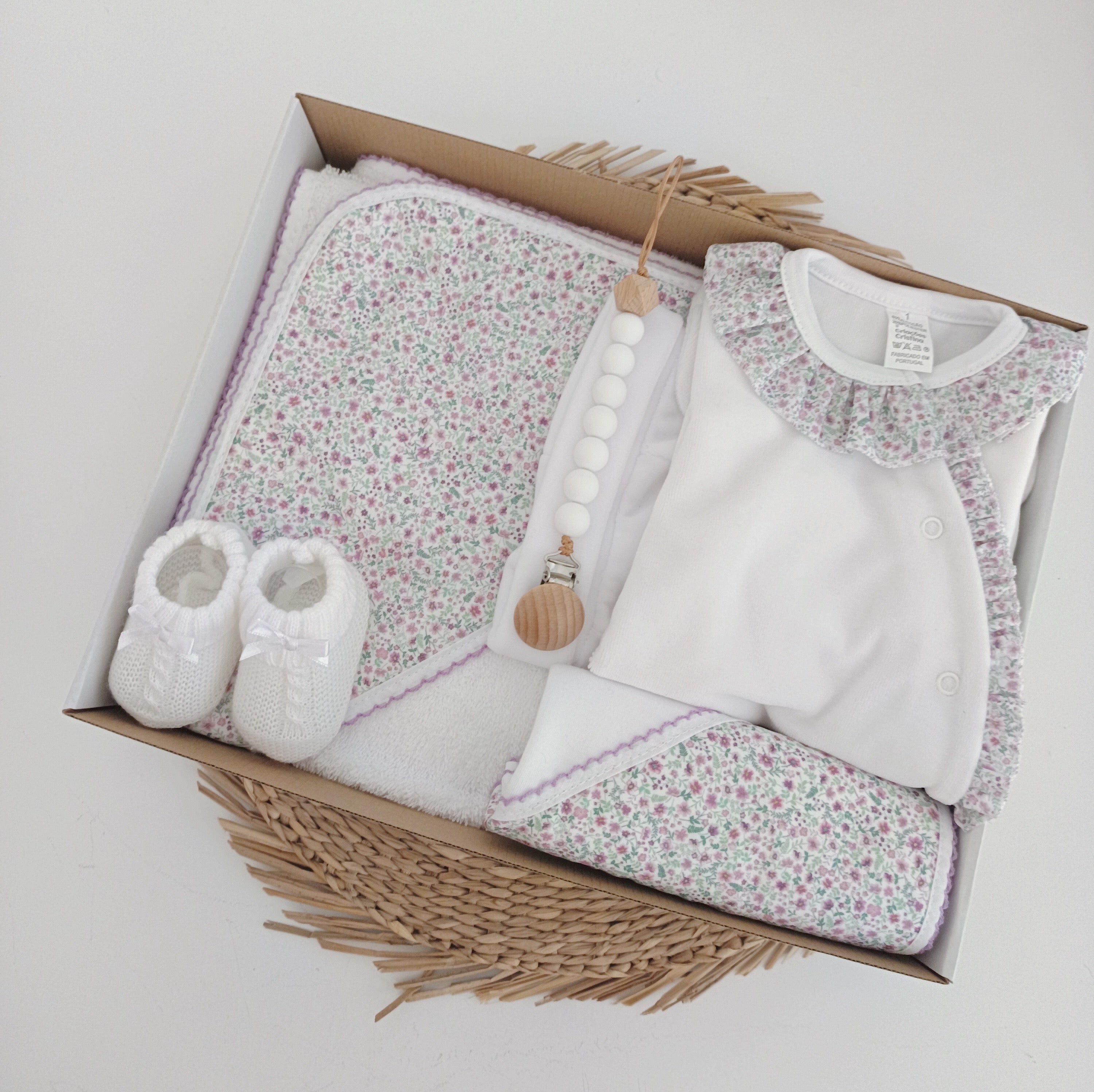 Conjunto de Bebé Flores Lilás