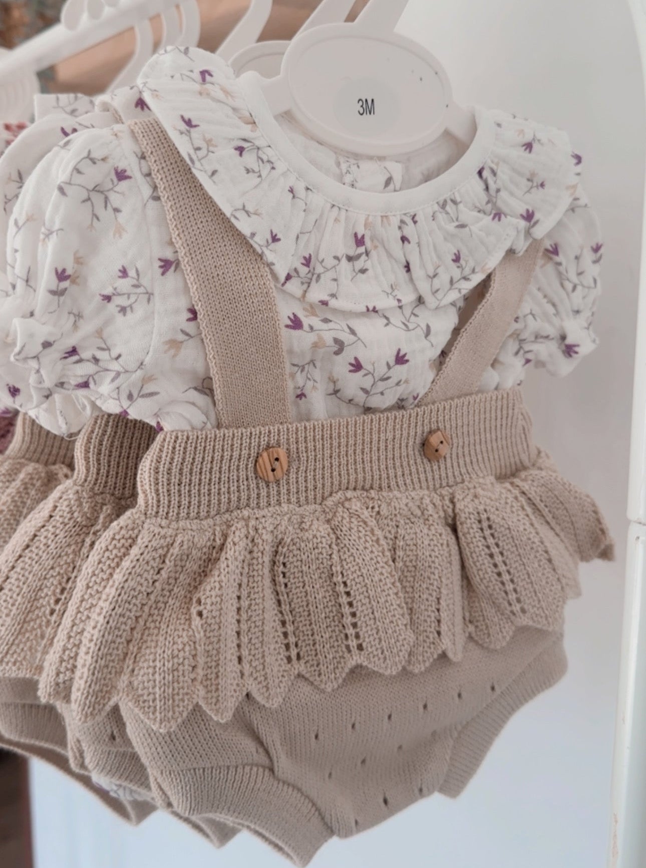 Fofo de Malha com Blusa Flores Manga Curta Areia