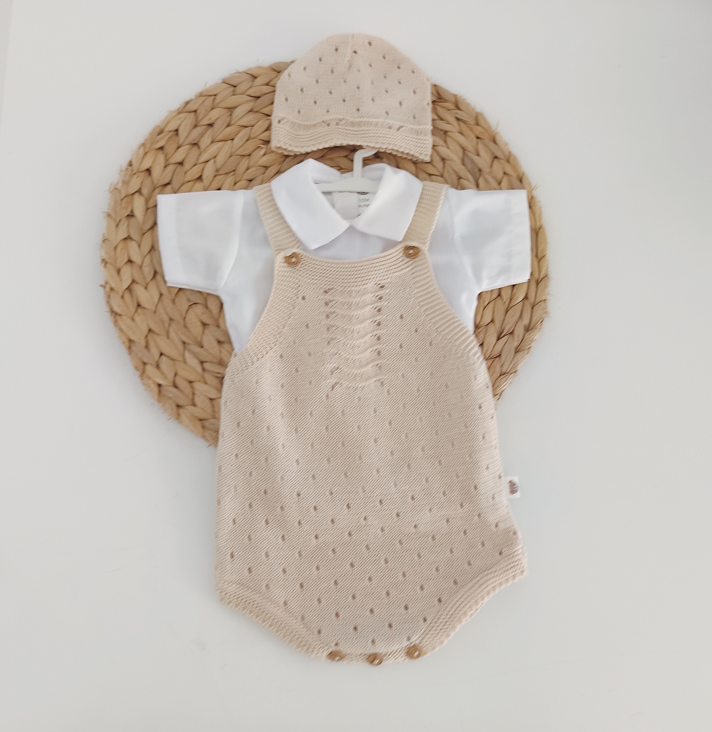 Fofo de Malha com Blusa Gola Bico Manga Curta e Gorro Areia