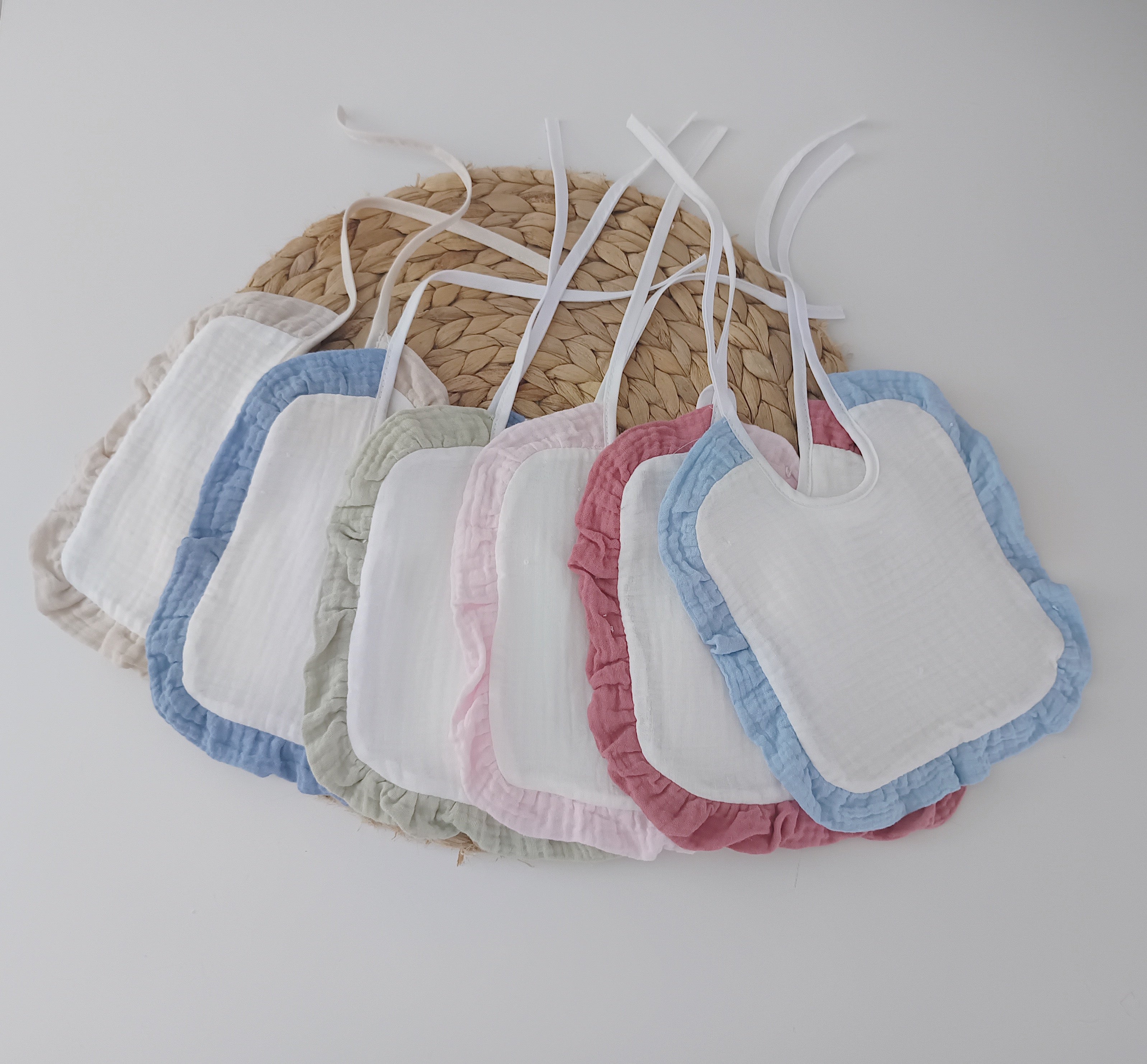 Babete em Musselina com folho