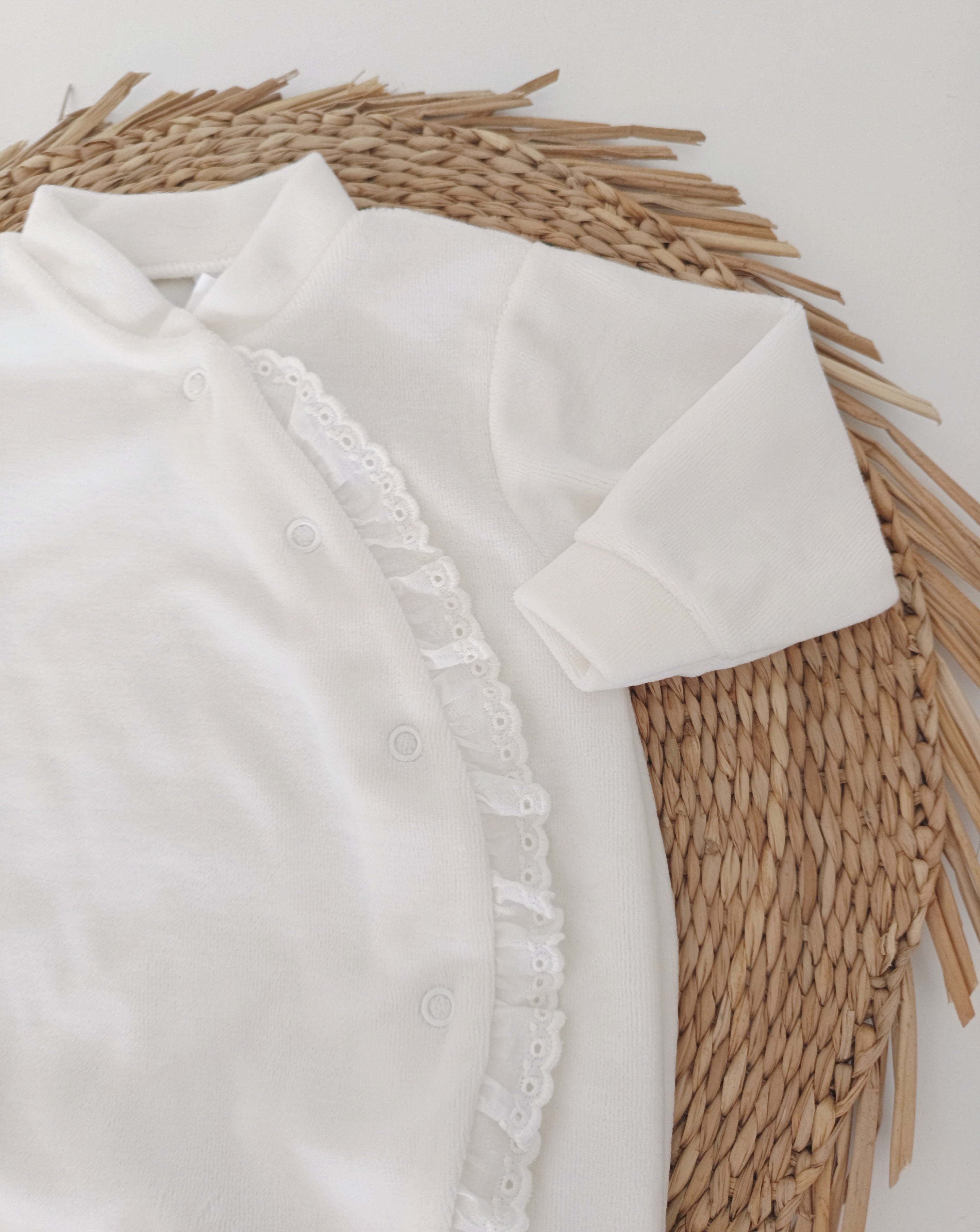 Babygrow Veludo Folho Lateral Pérola