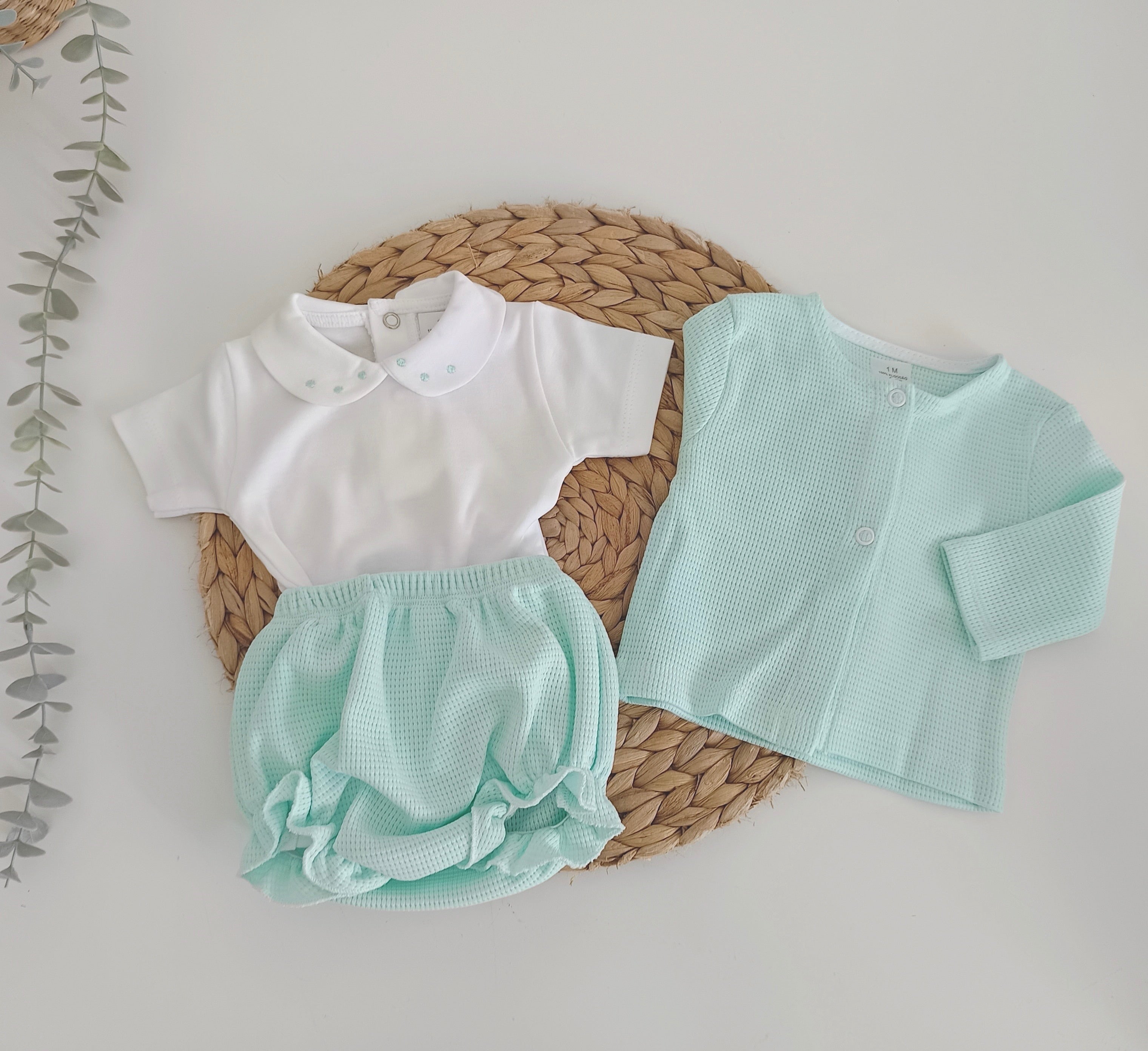 Conjunto Calções Casaco e Body de Gola Verde Água