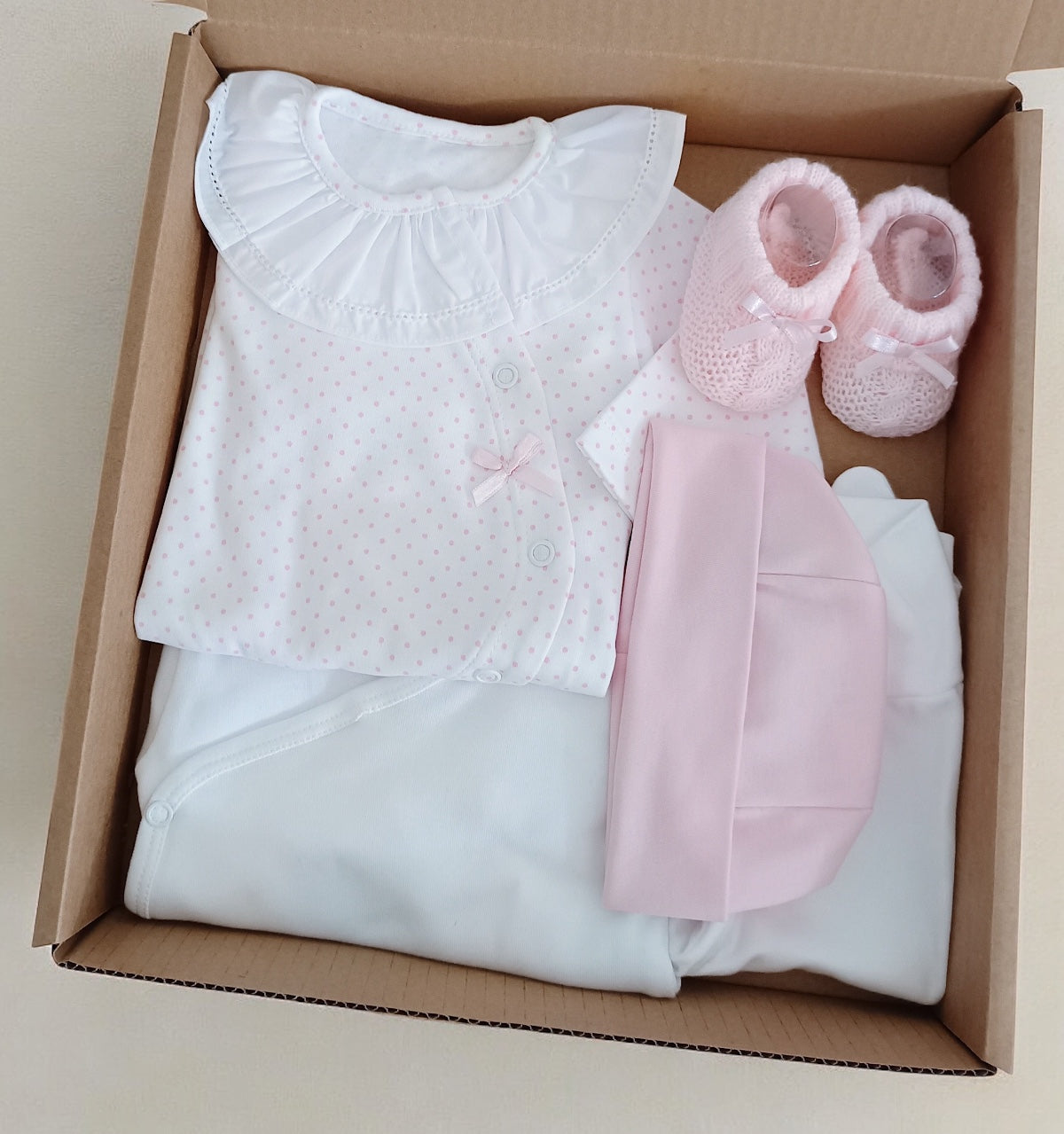 Conjunto de Primeira Roupinha Veludo Gola Pintinhas Rosa