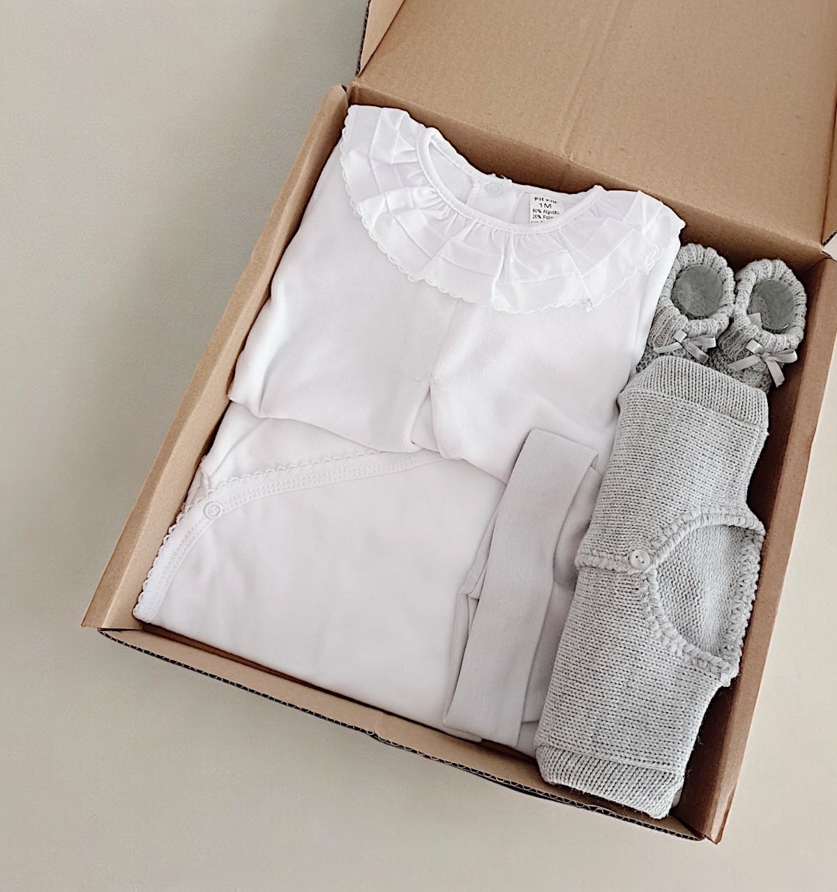 Conjunto Primeira Roupinha Básico Branco Cinza Veludo