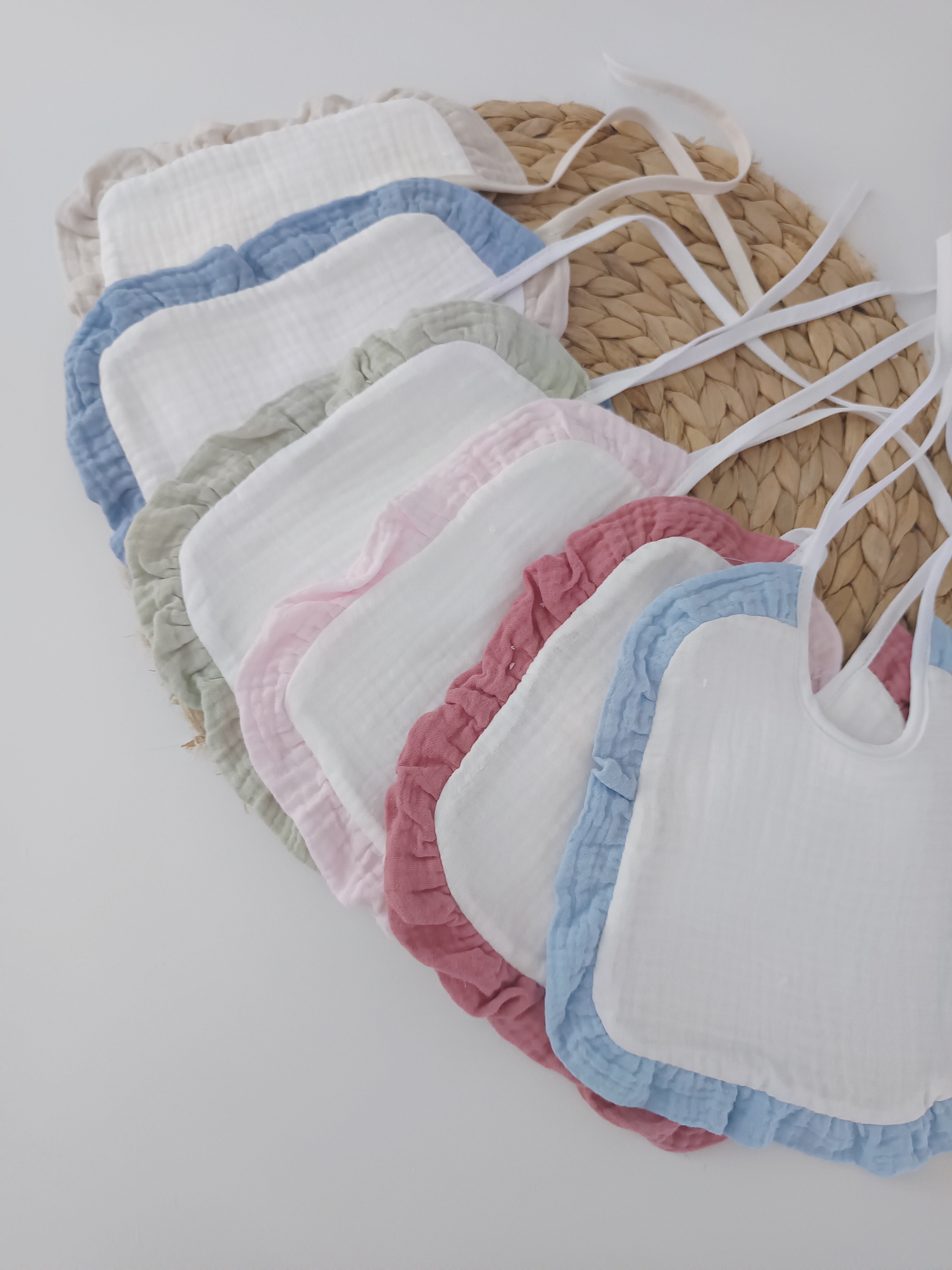 Babete em Musselina com folho