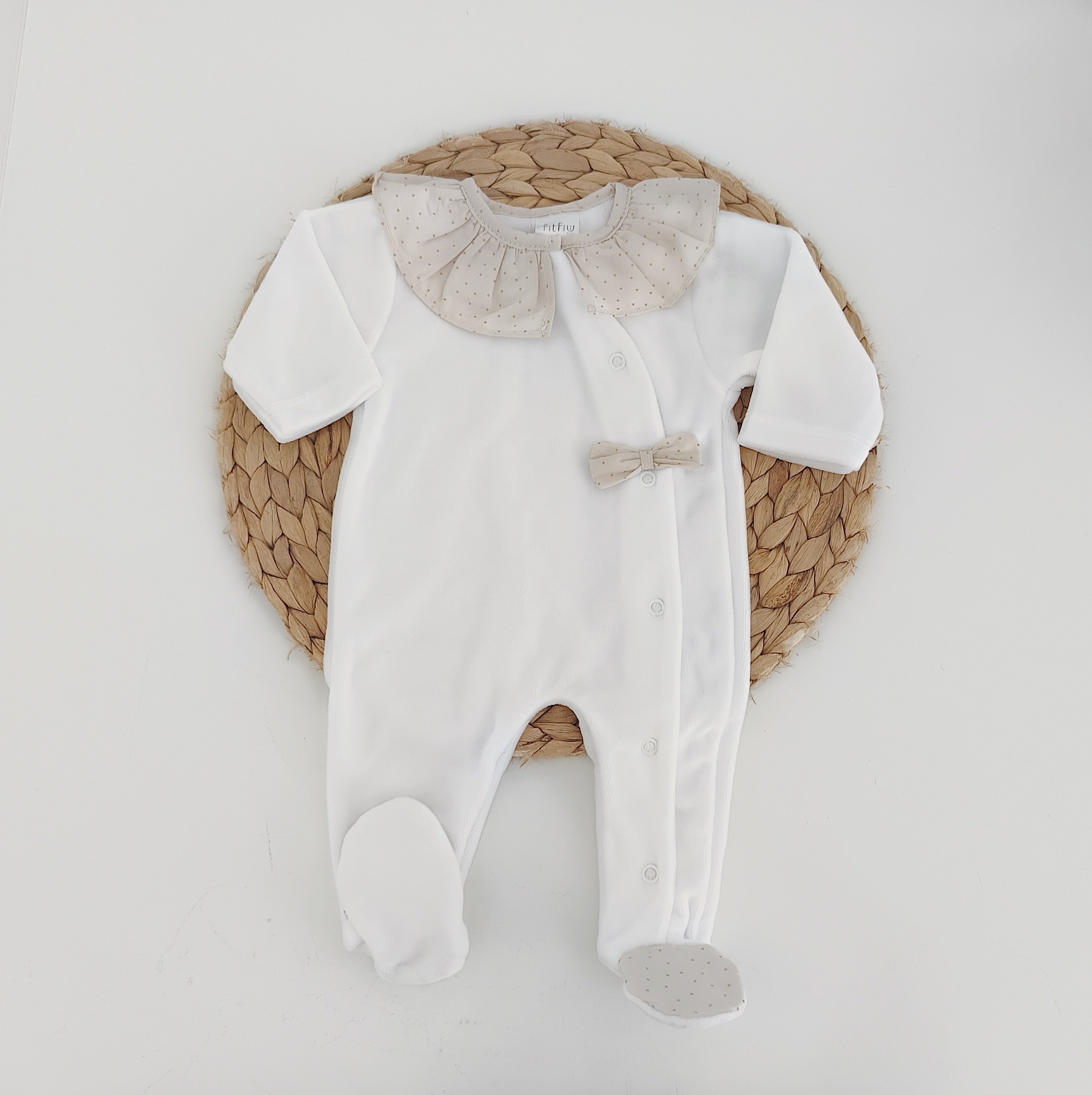 FitFiu Babies® | Conjunto Primeira Roupa Veludo Laço Pintinhas Areia
