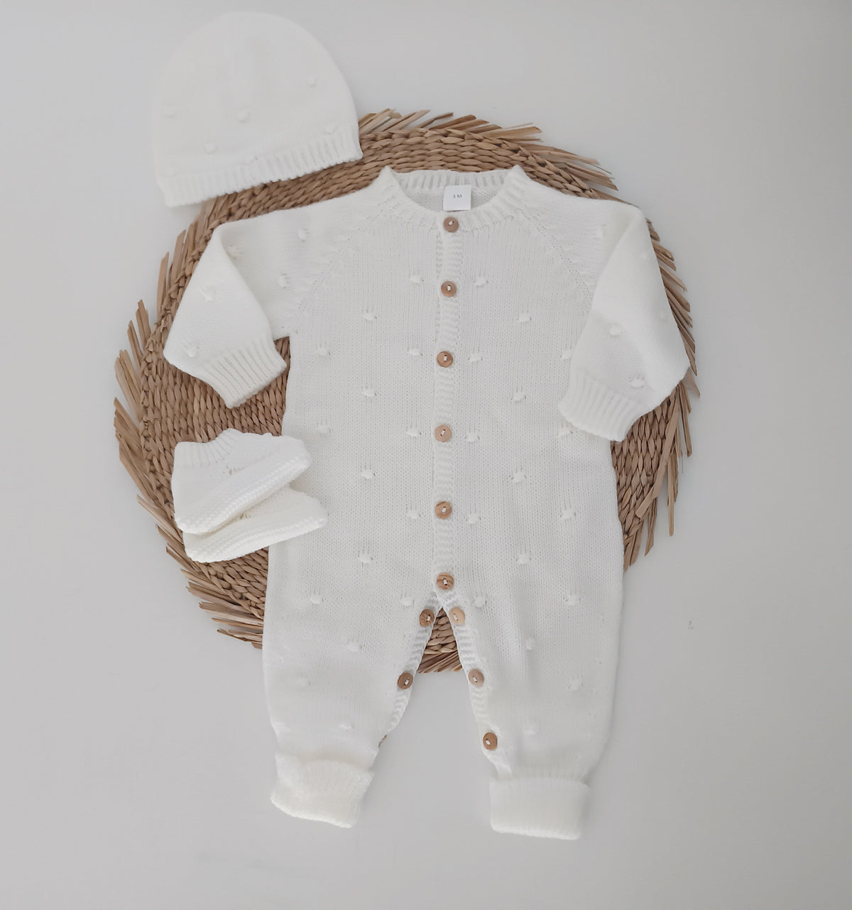 Babygrow de malha pompons com gorro e carapins Pérola