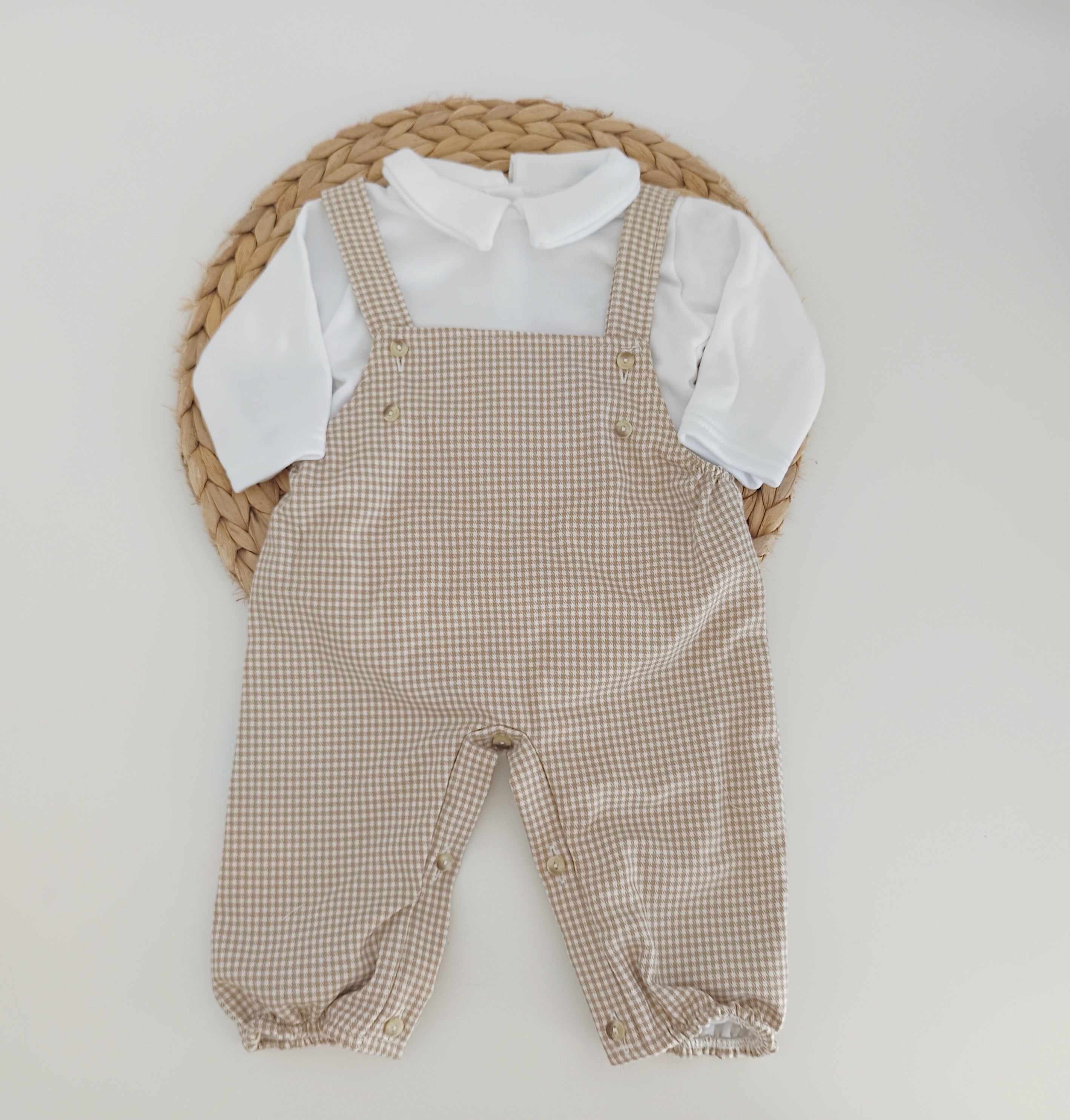 Jardineiras Xadrez Botões com camisa Camel