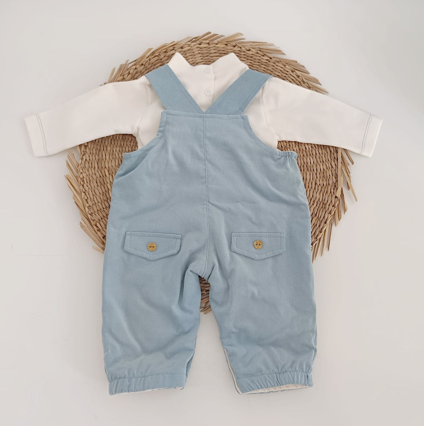 Jardineiras Bombazine com camisola Urso Azul