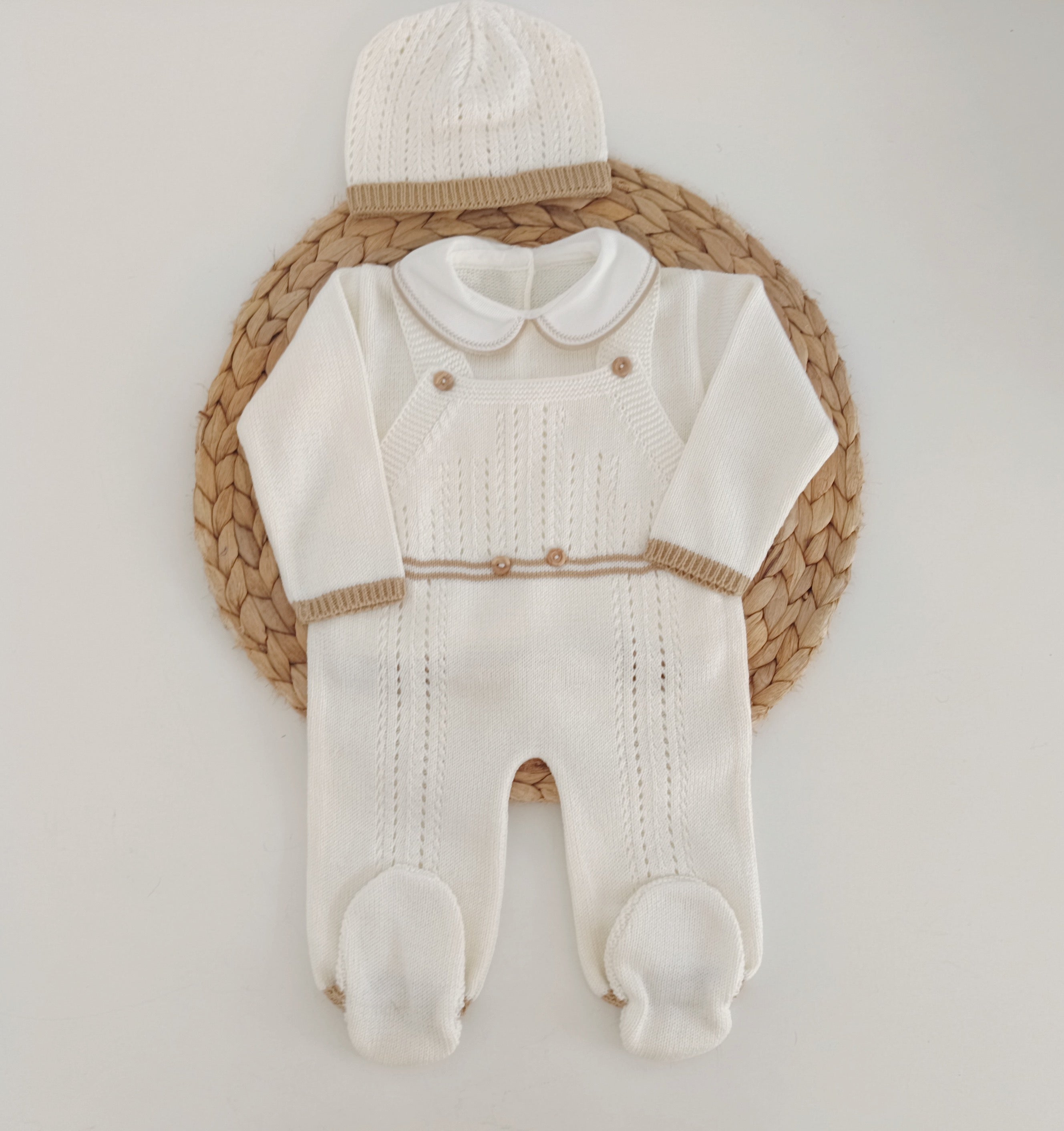 Jardineira Malha Saída Maternidade com Gola Botões Pérola