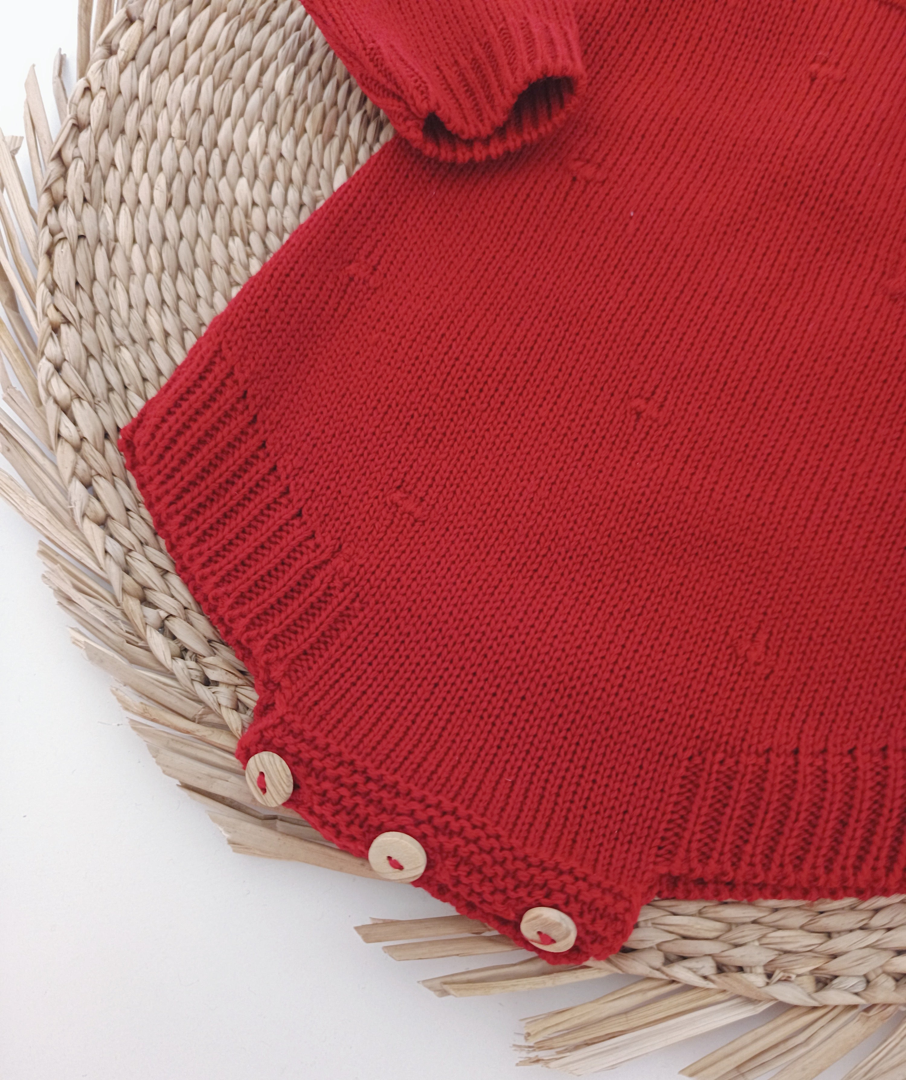 Fofo de Malha Pompons com Gorro Vermelho