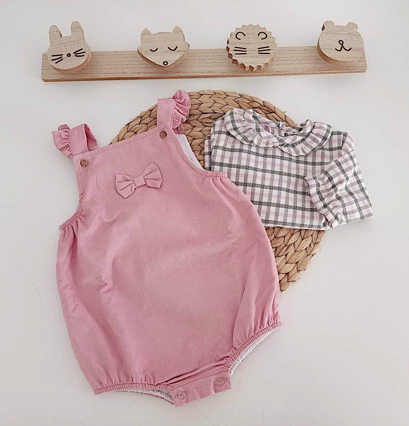 Fofo com Camisa de Gola Laço Rosa