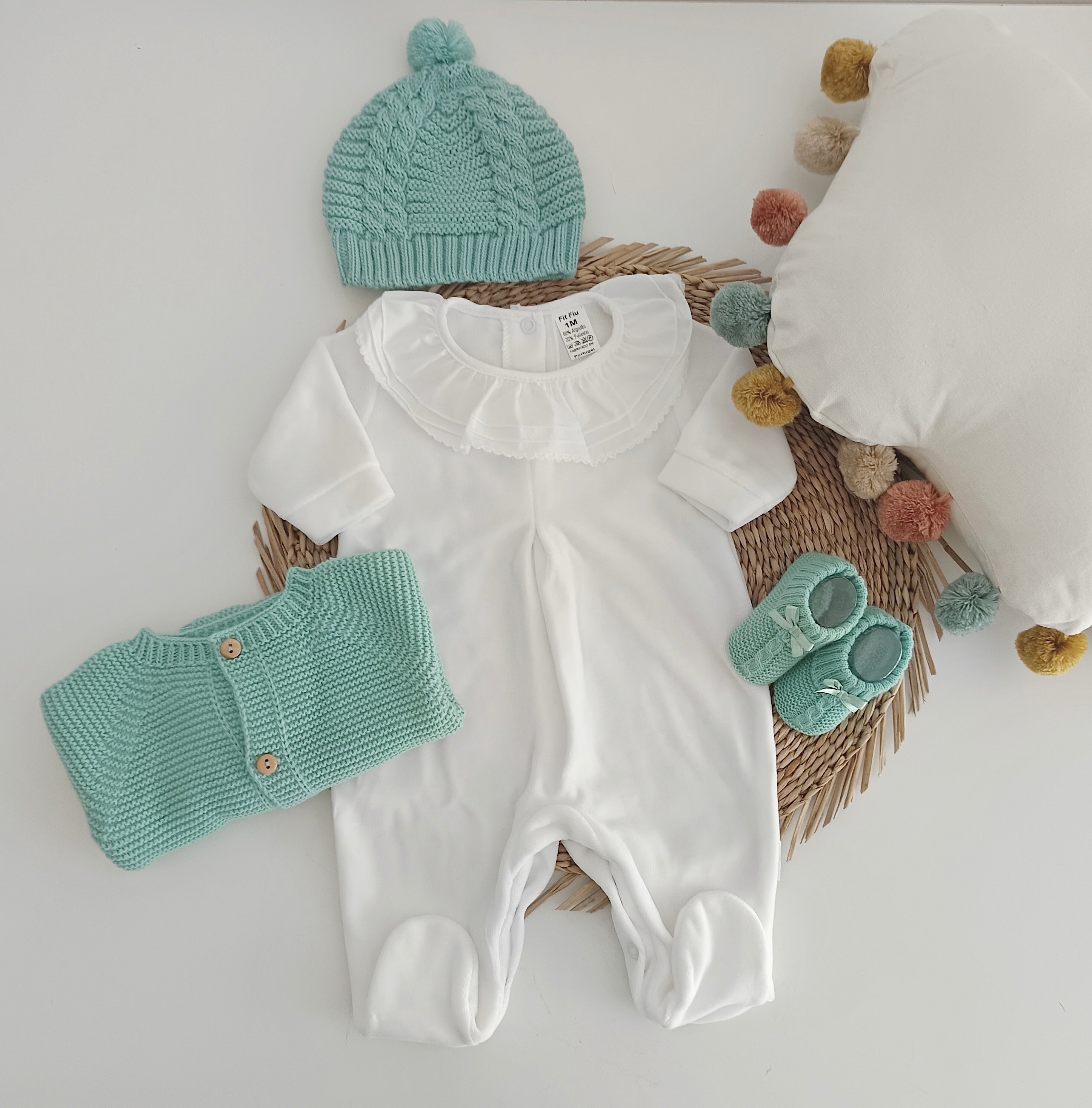 Conjunto Primeira Roupinha Babygrow Casaco Gorro e Carapins Verde