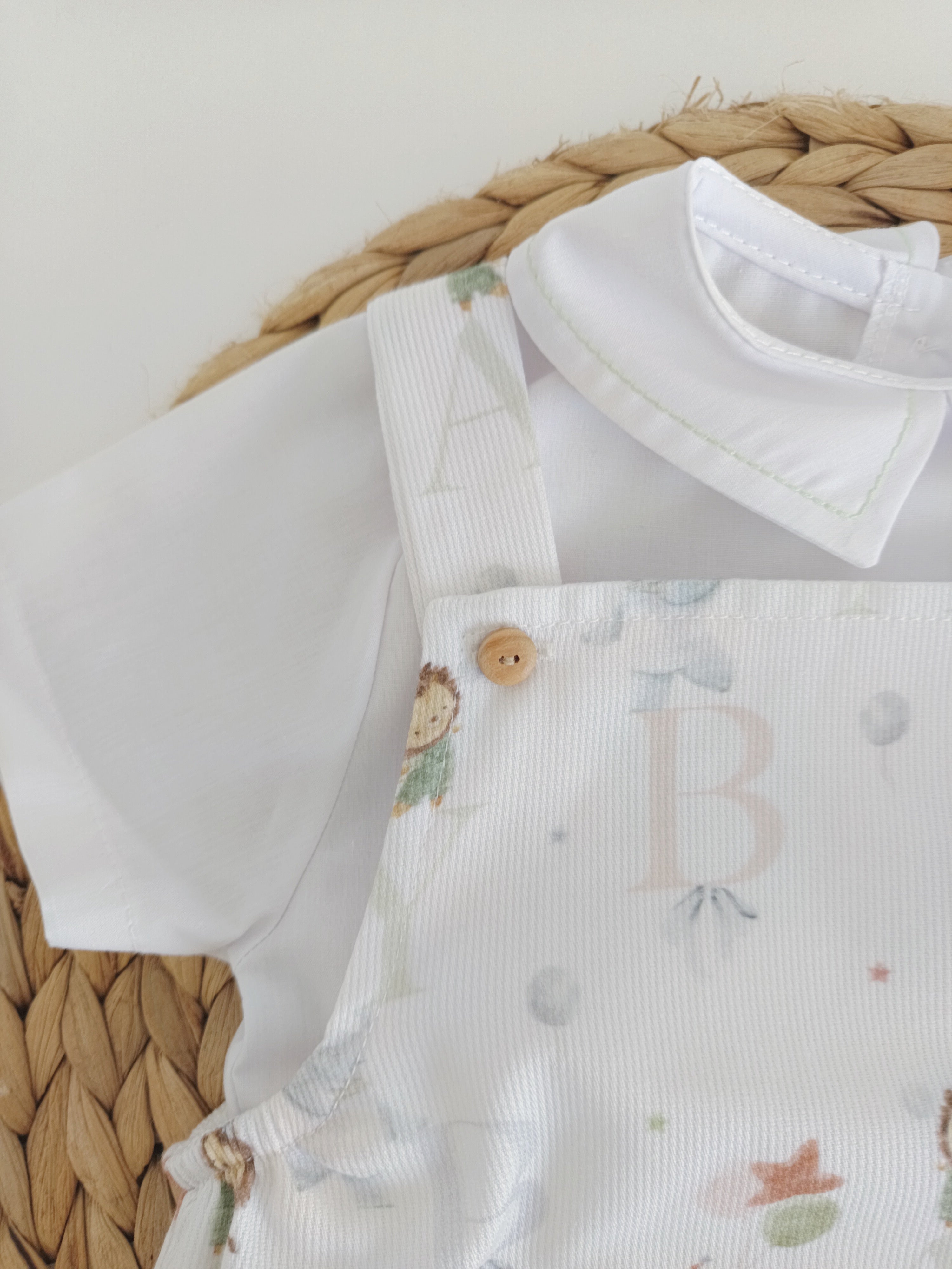 Fofo com Camisa Leõezinhos e Elefantes Verde