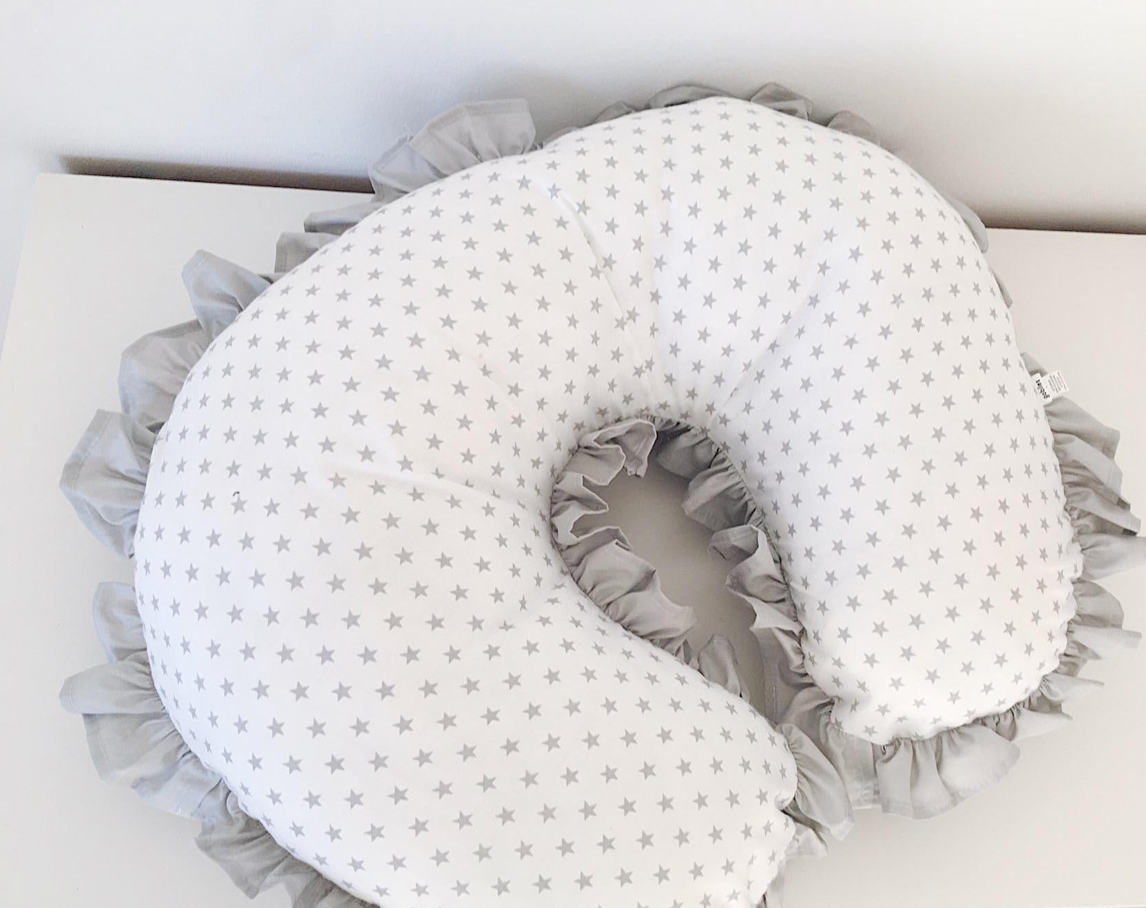 almofada de amamentação cinza com estrelas e folho FitFiu