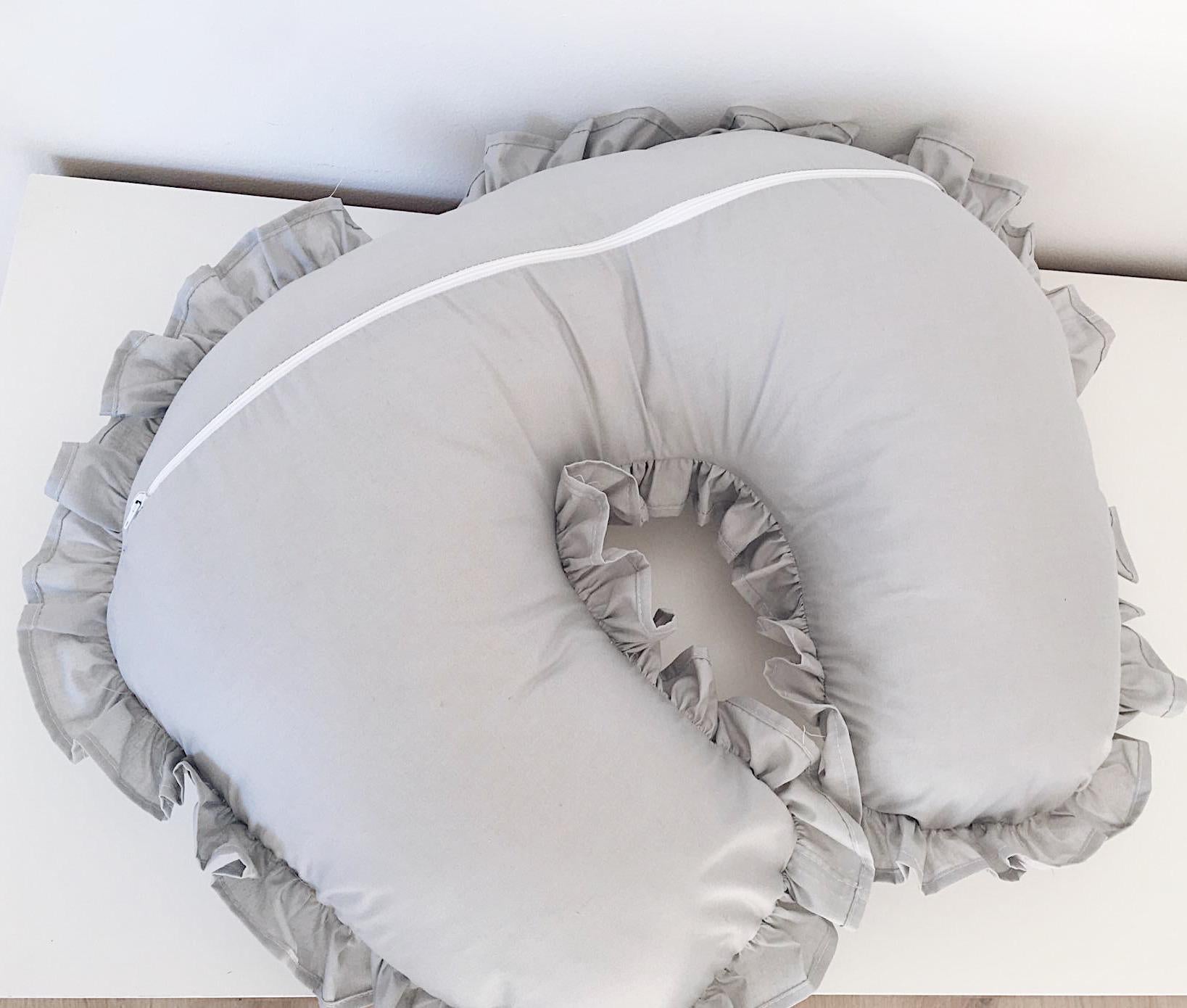 almofada de amamentação cinza com estrelas e folho FitFiu