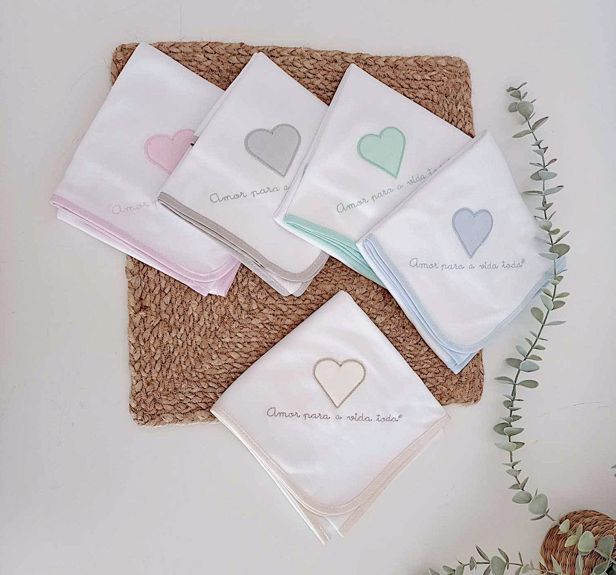 Fralda pano bebé bordado coração 100% algodão macio marca registada Amor para a Vida Toda FitFiu Babies